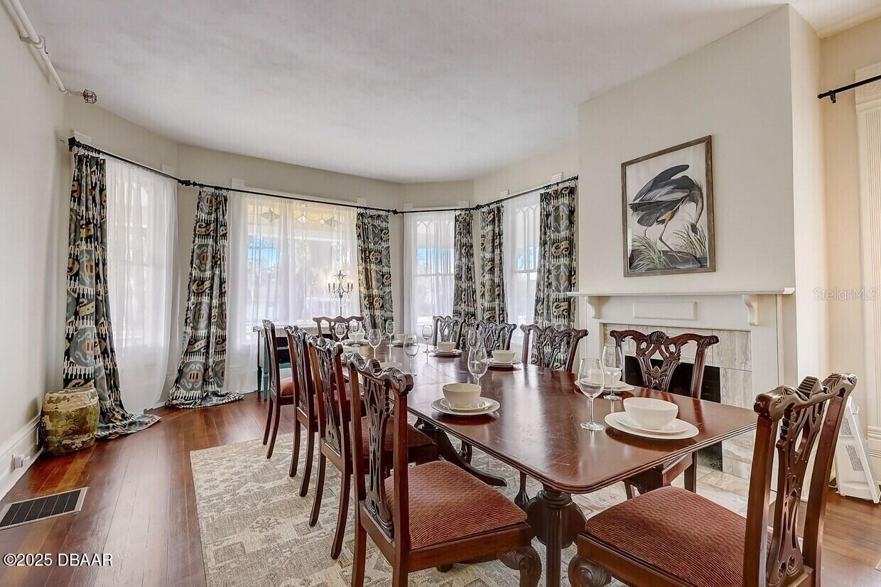 Listing photo id 14 for 404 Ridgewood Avenue
