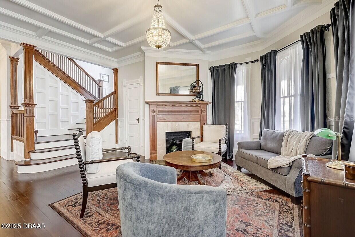 Listing photo id 16 for 404 Ridgewood Avenue