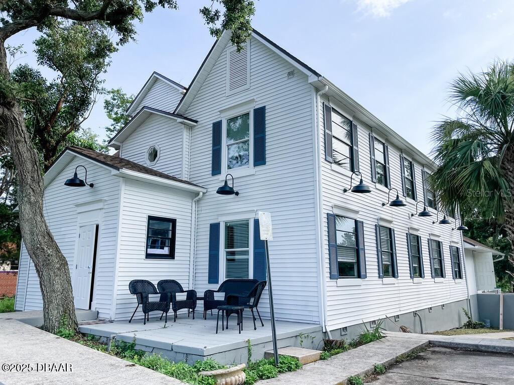 Listing photo id 17 for 404 Ridgewood Avenue