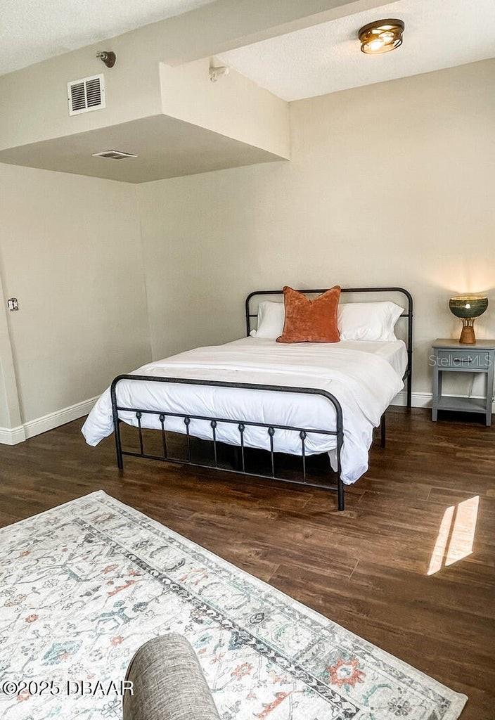Listing photo id 34 for 404 Ridgewood Avenue