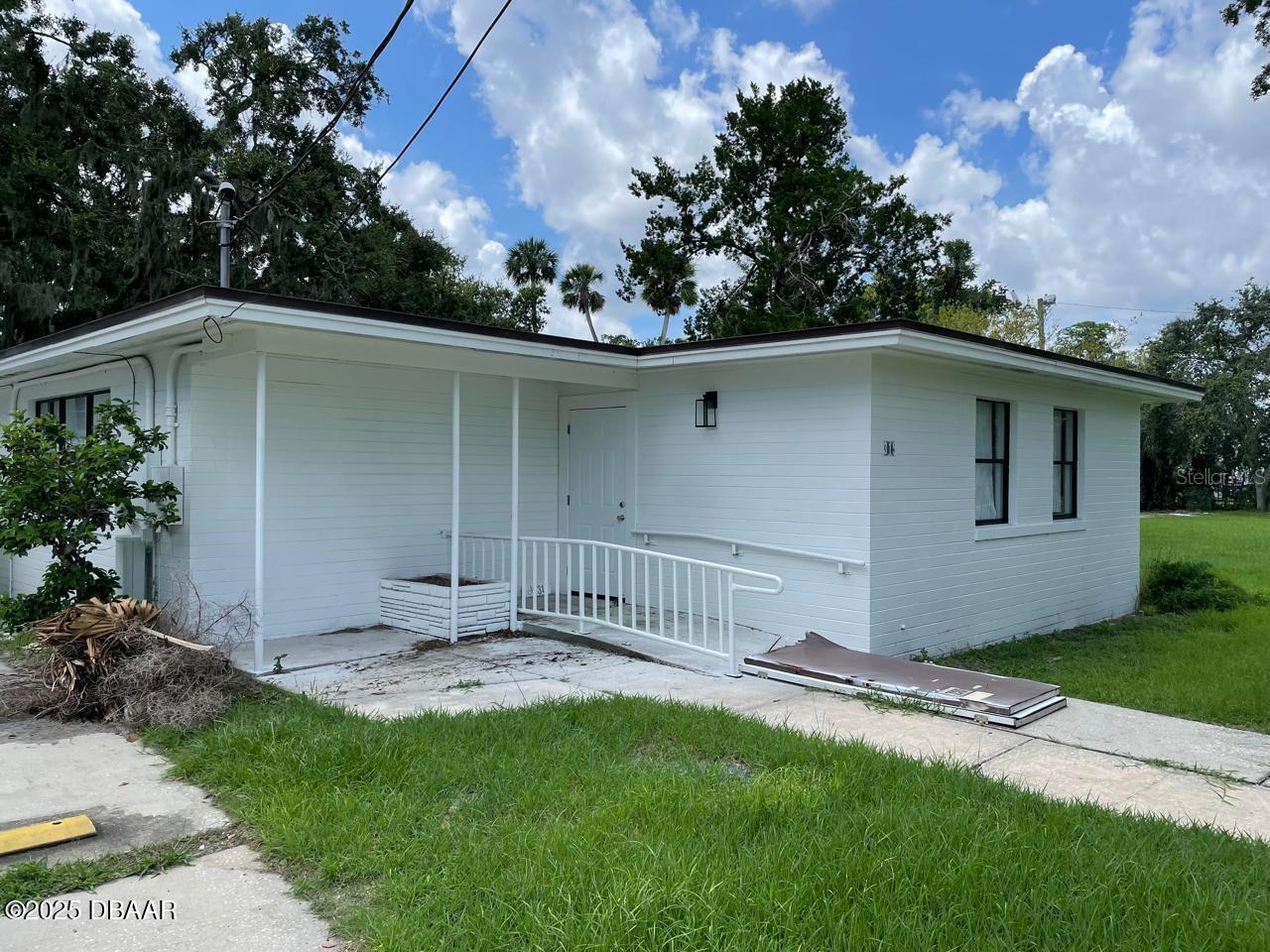 Listing photo id 49 for 404 Ridgewood Avenue