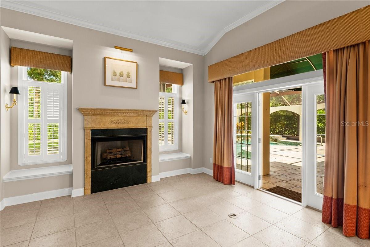 Image 15 of 49 For 1324 Dovercourt Lane