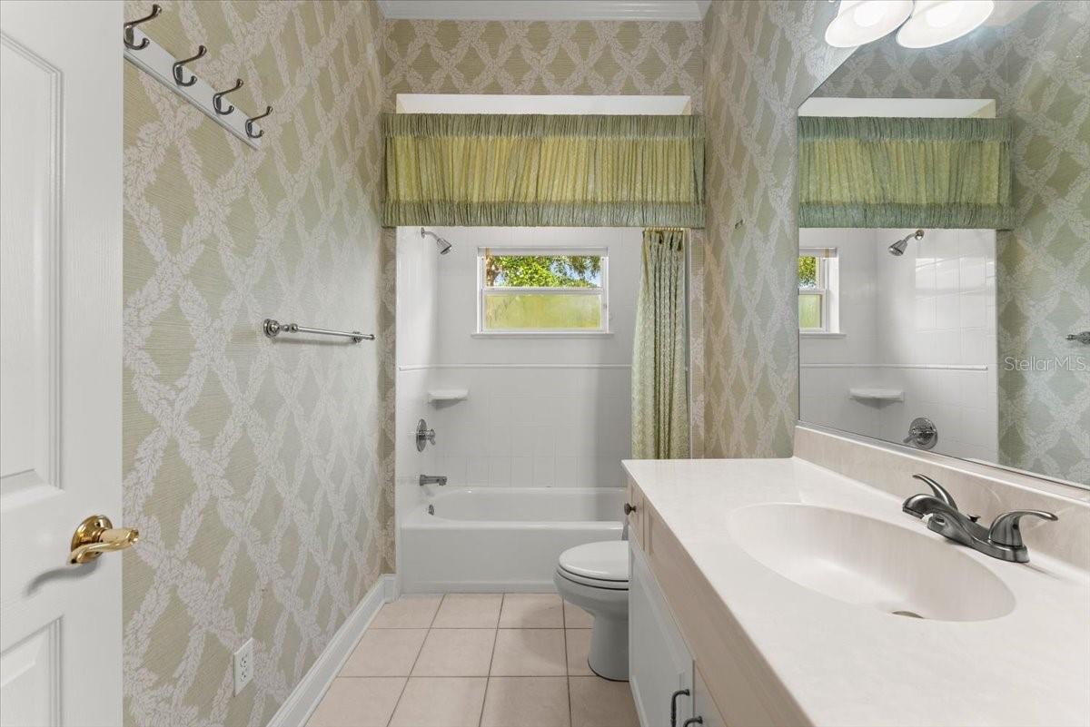 Image 30 of 49 For 1324 Dovercourt Lane