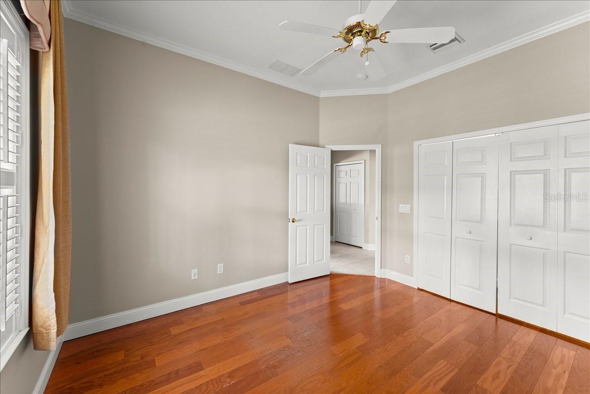 Image 33 of 49 For 1324 Dovercourt Lane