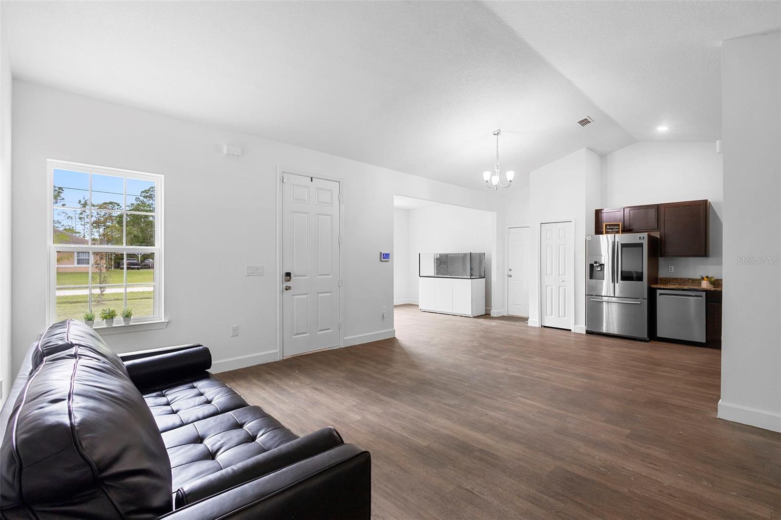 Image 5 of 25 For 1683 10th Avenue
