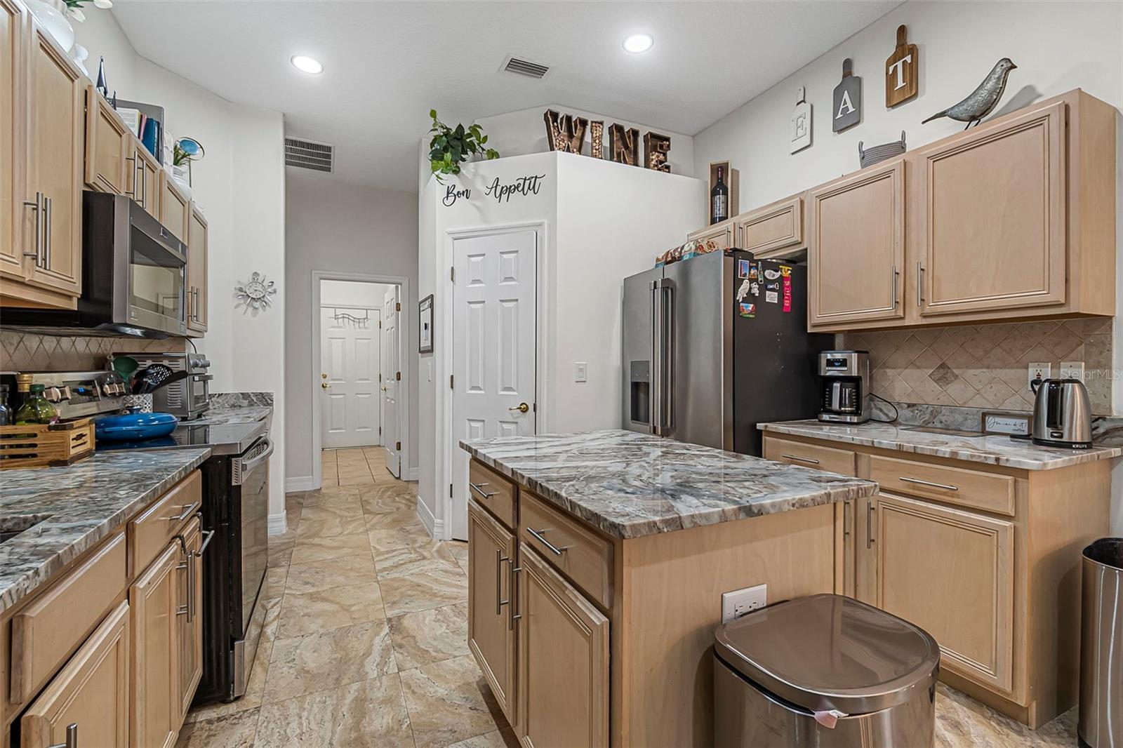 Image 13 of 82 For 45 Saint Andrews Court