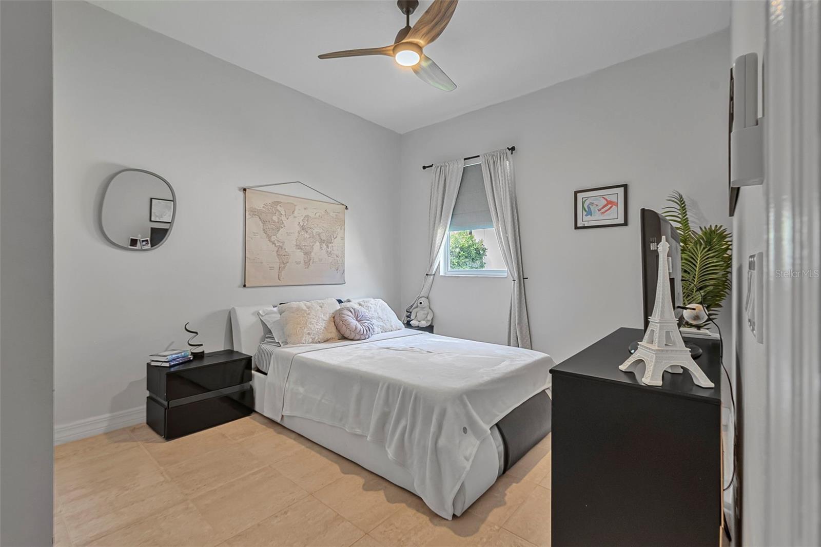Image 30 of 82 For 45 Saint Andrews Court