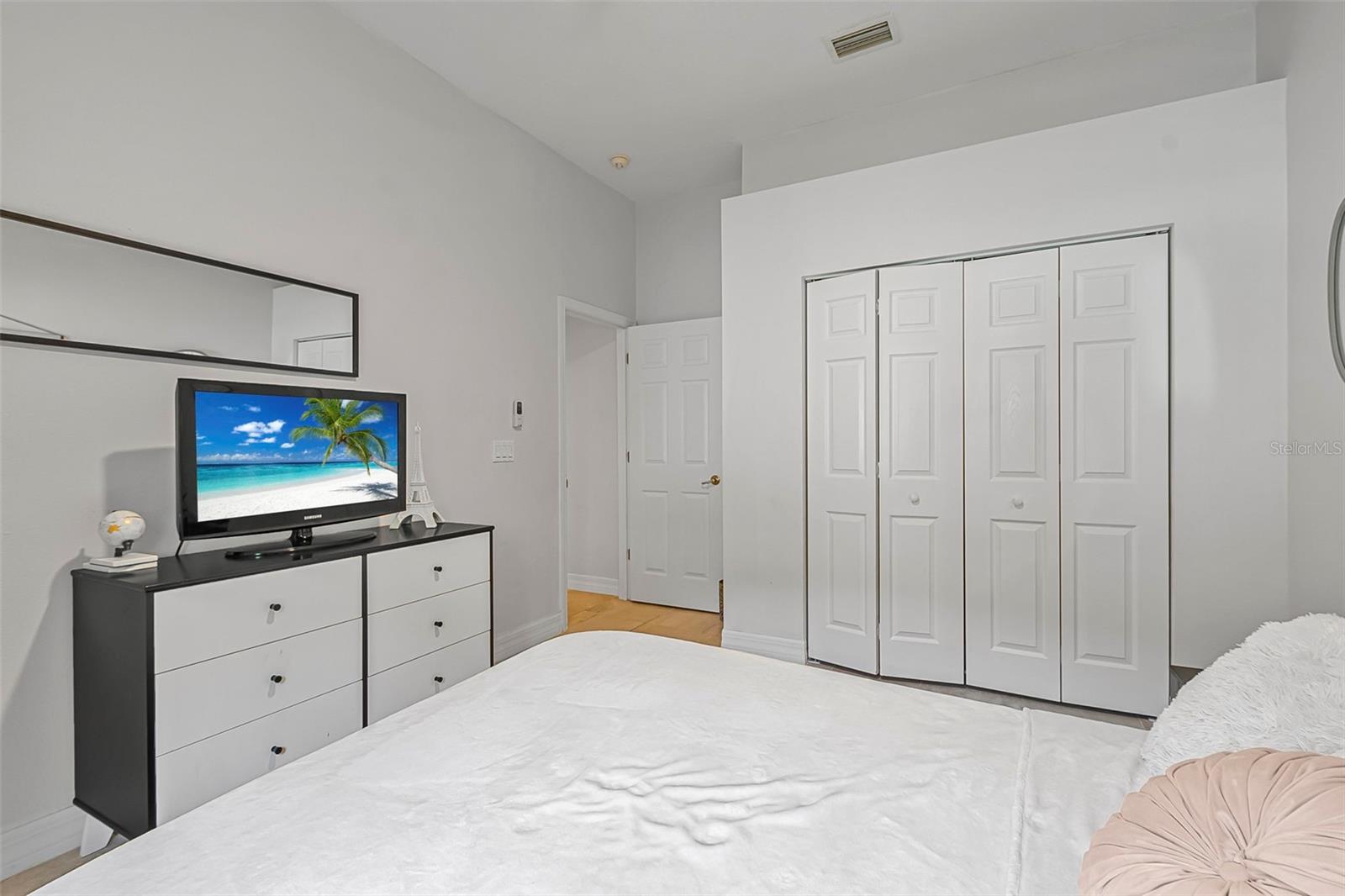 Image 32 of 82 For 45 Saint Andrews Court