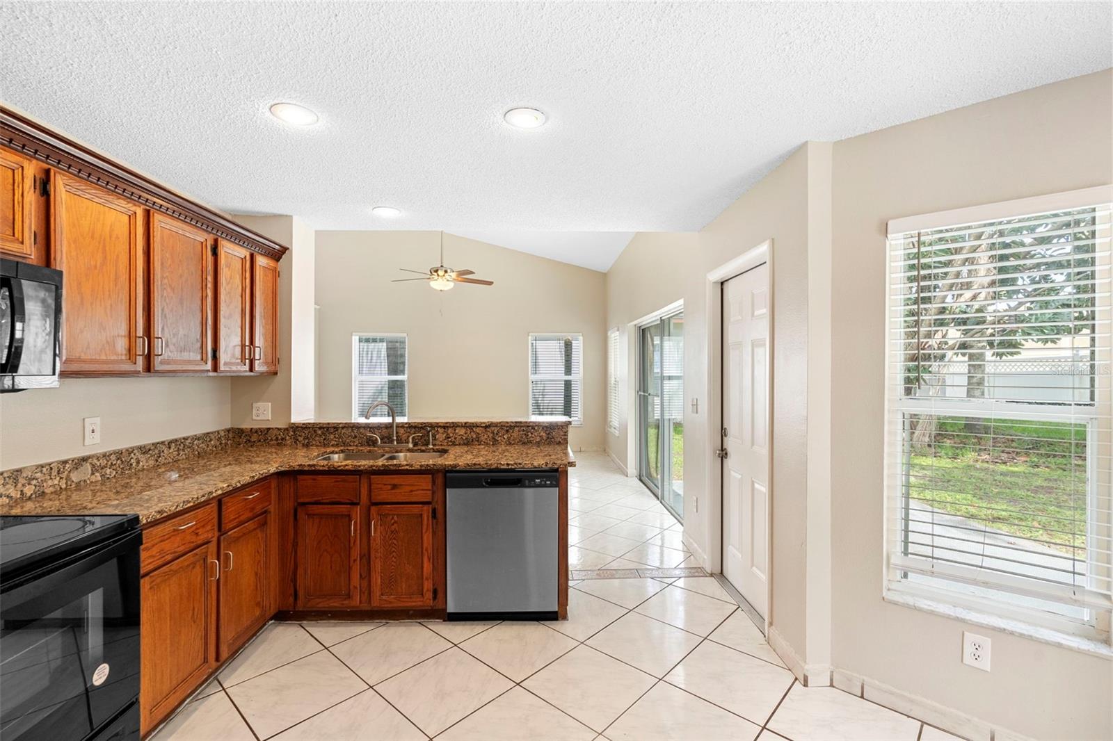 Image 14 of 63 For 2708 Smithfield Drive