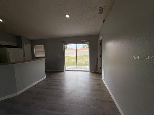 Listing photo id 12 for 2849 Courtland Boulevard