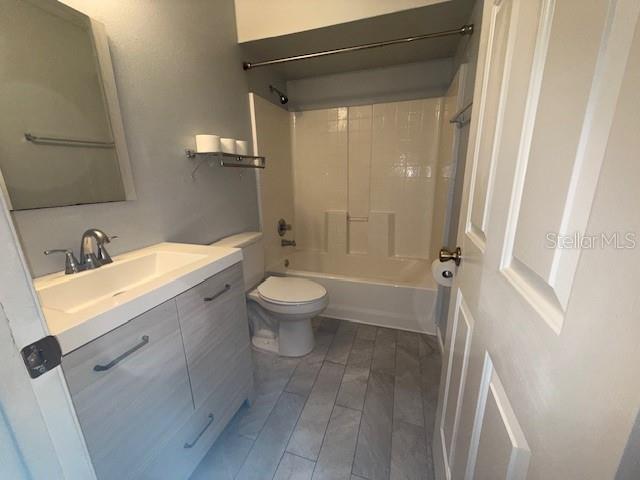 Listing photo id 7 for 2849 Courtland Boulevard