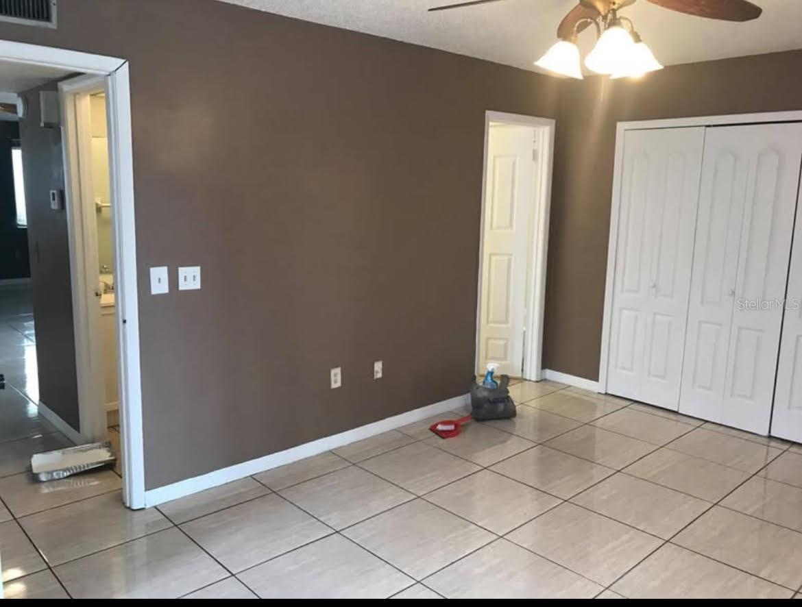 Image 11 of 20 For 2565 Oak Park Way 213