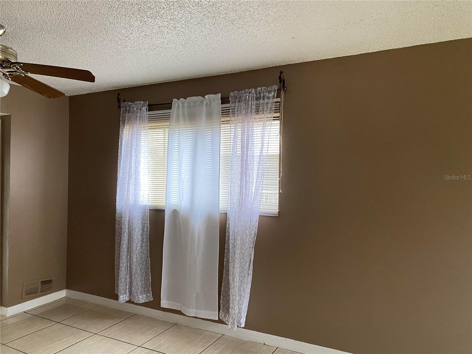 Image 15 of 20 For 2565 Oak Park Way 213
