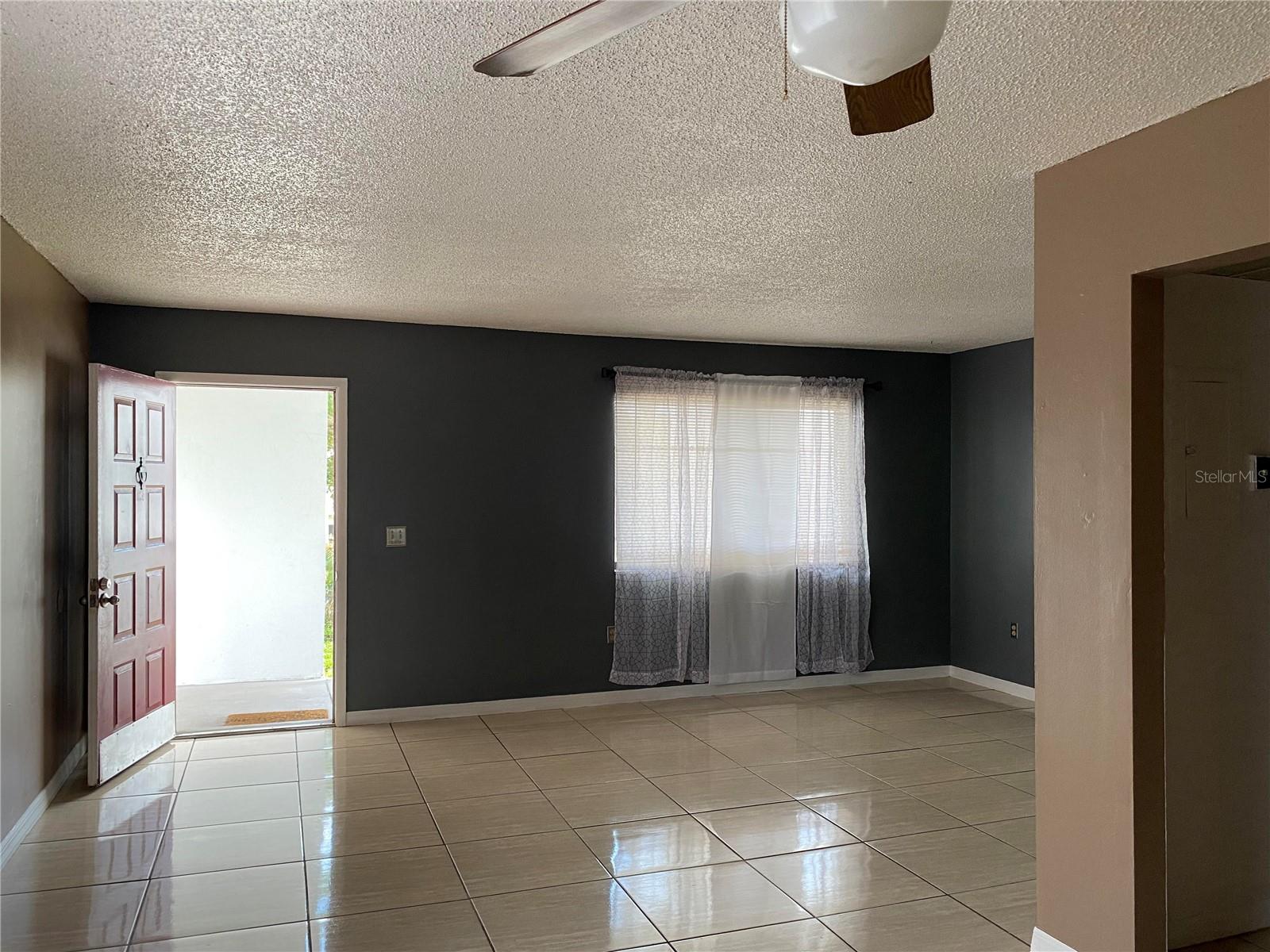 Image 6 of 20 For 2565 Oak Park Way 213
