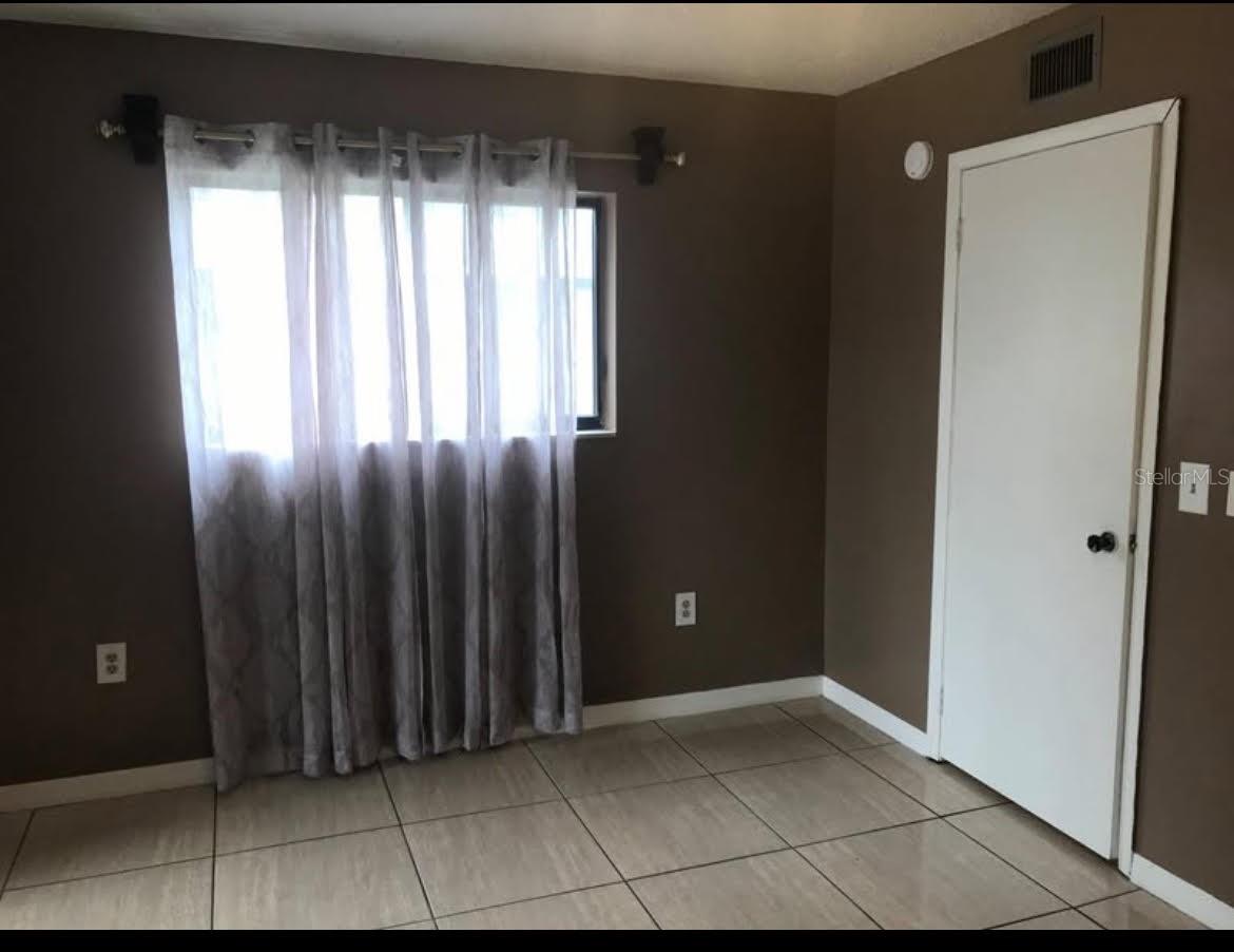Image 7 of 20 For 2565 Oak Park Way 213