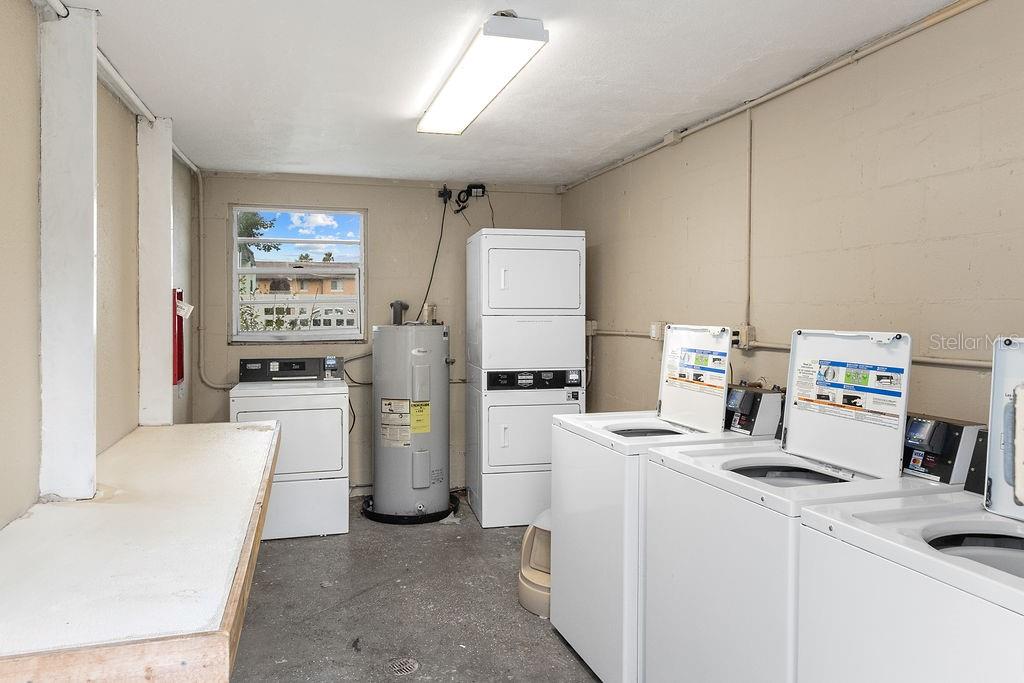 Image 13 of 14 For 1610 Palmetto Avenue 25