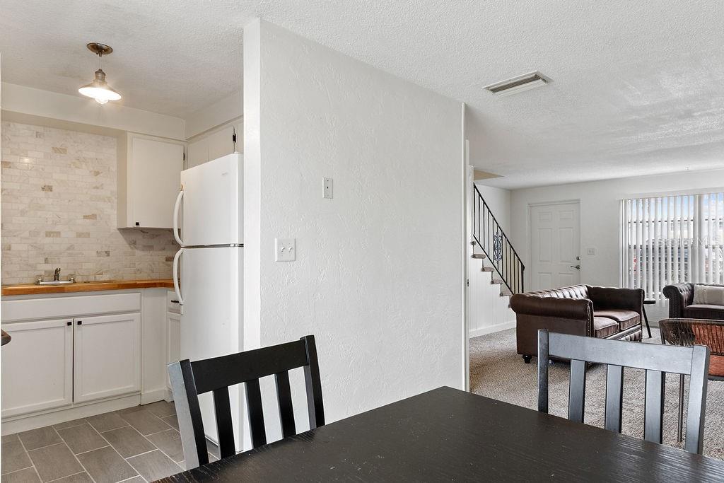 Image 6 of 14 For 1610 Palmetto Avenue 25