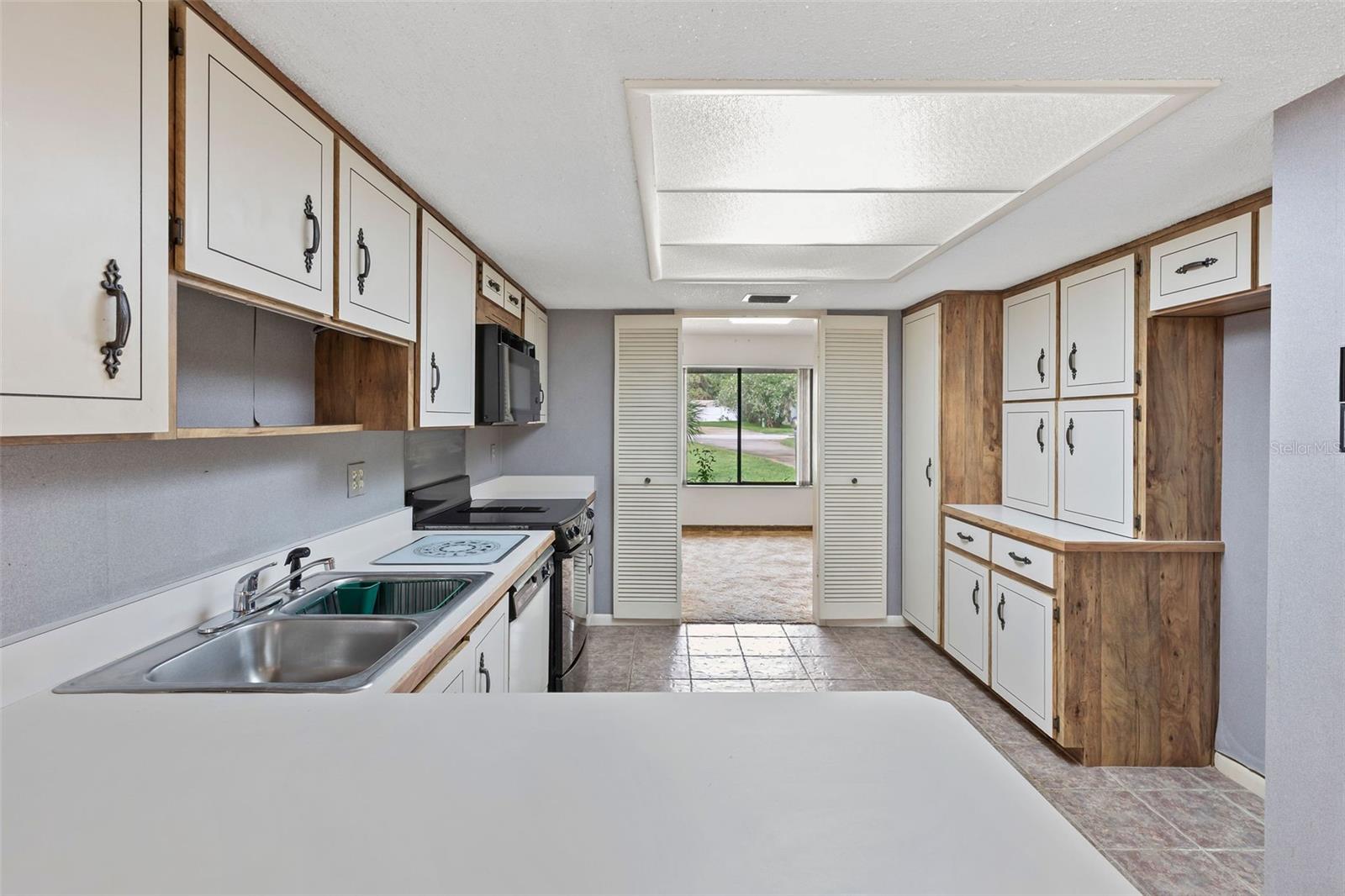 Image 16 of 47 For 1411 Beach Street