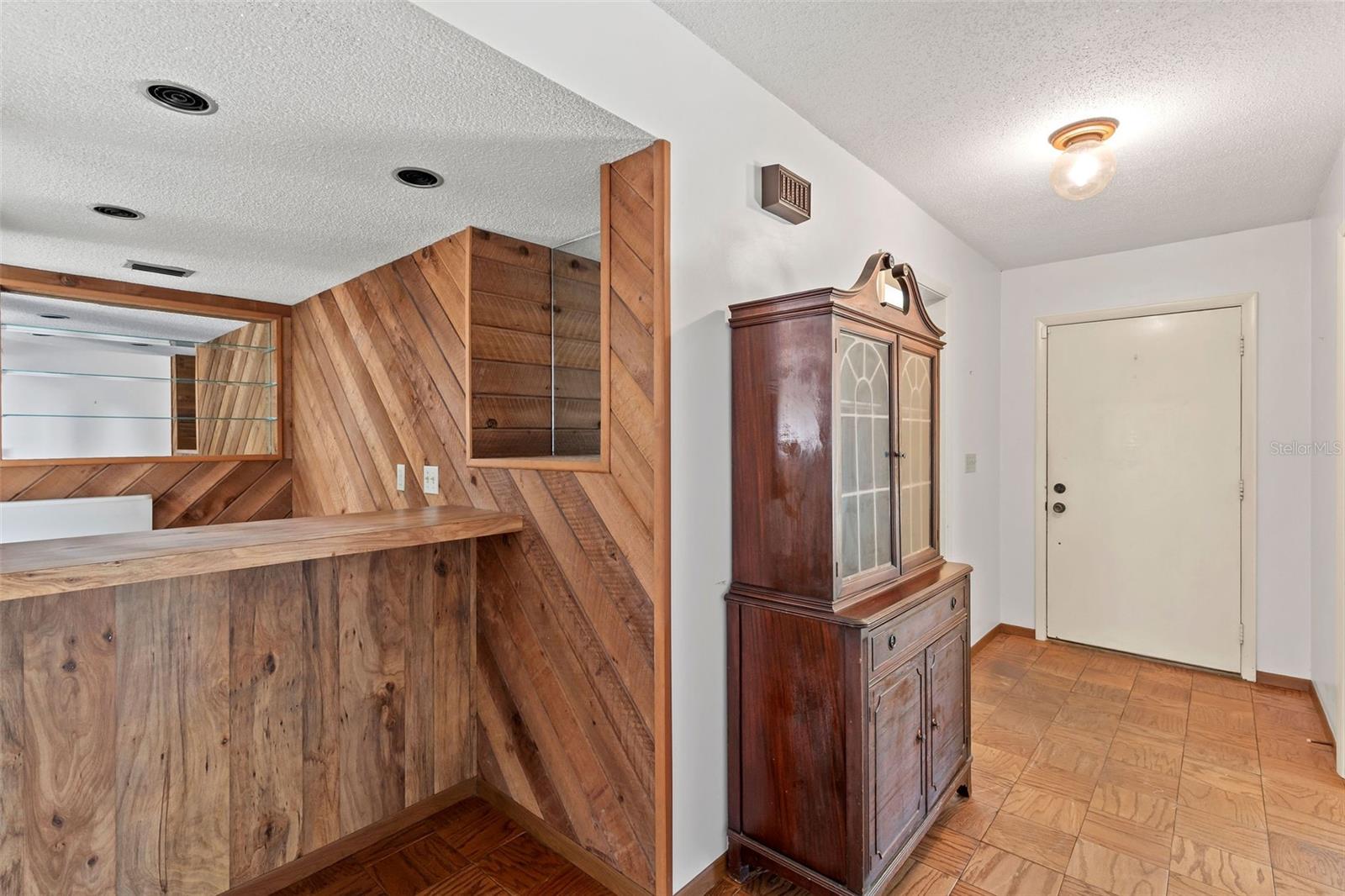Image 3 of 47 For 1411 Beach Street