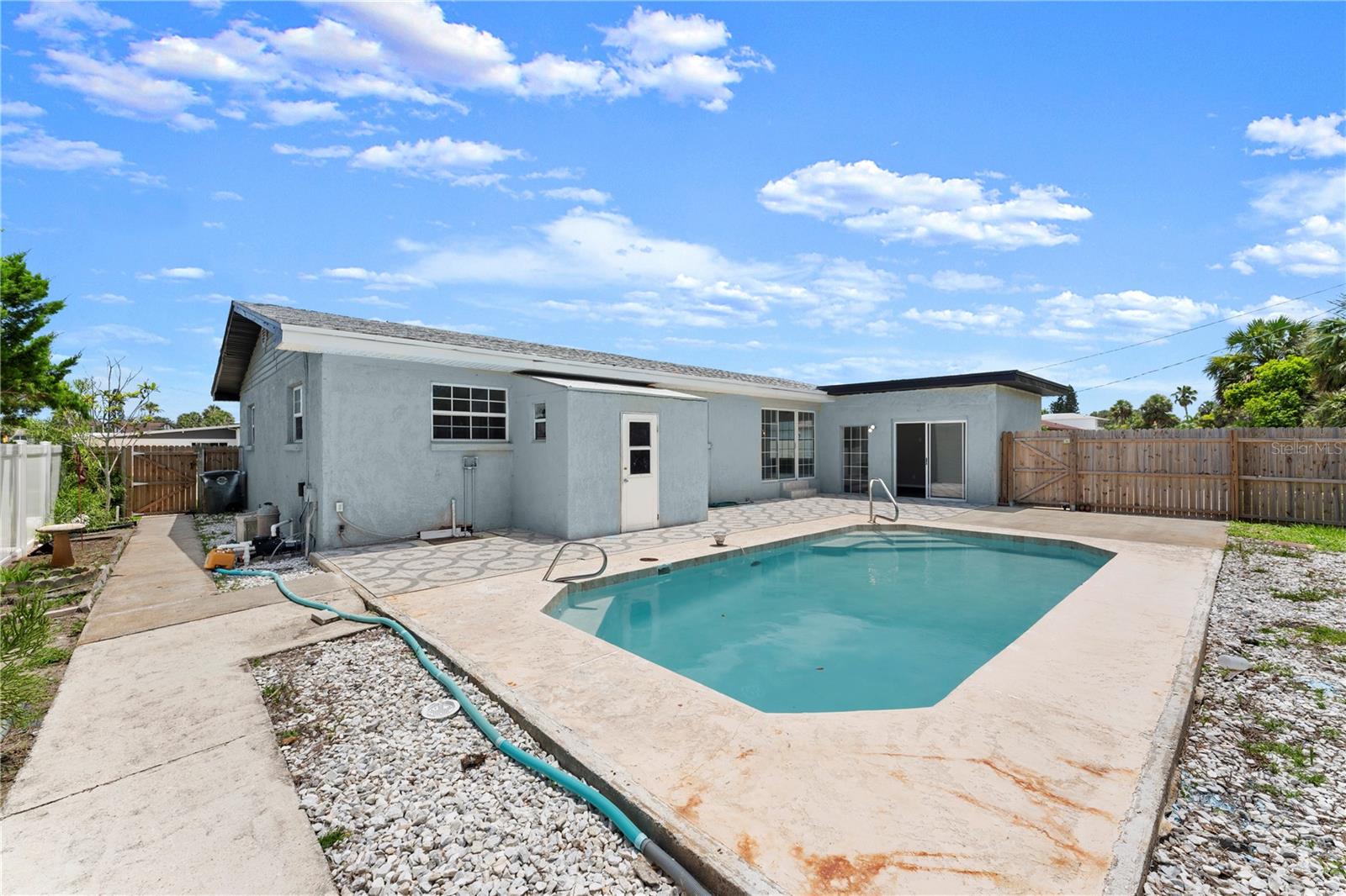 Image 13 of 49 For 1027 Bel Aire Drive