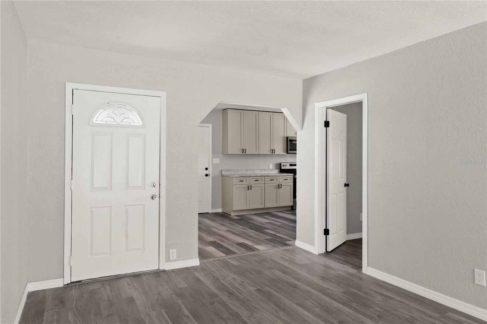 Image 24 of 49 For 1027 Bel Aire Drive