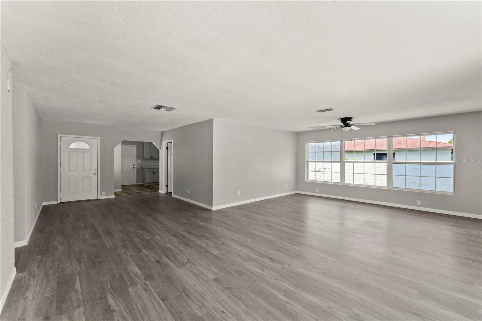 Image 29 of 49 For 1027 Bel Aire Drive