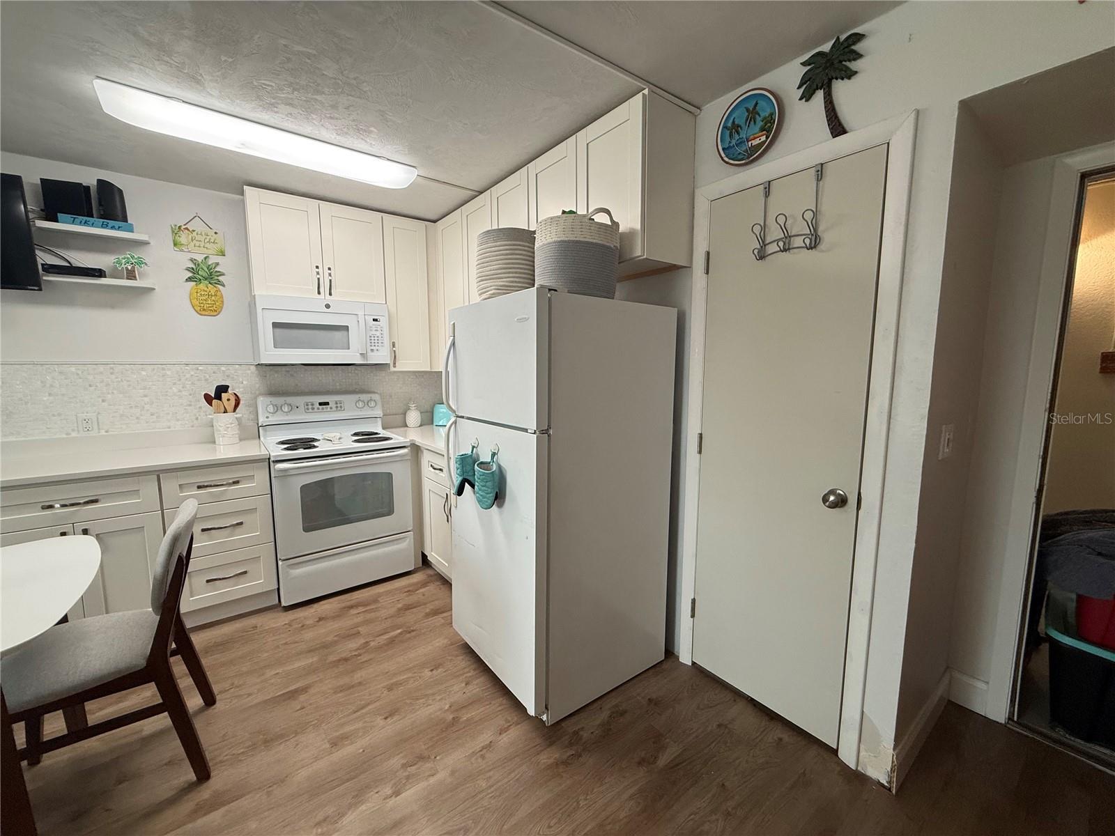Image 8 of 37 For 2711 Halifax Avenue 288