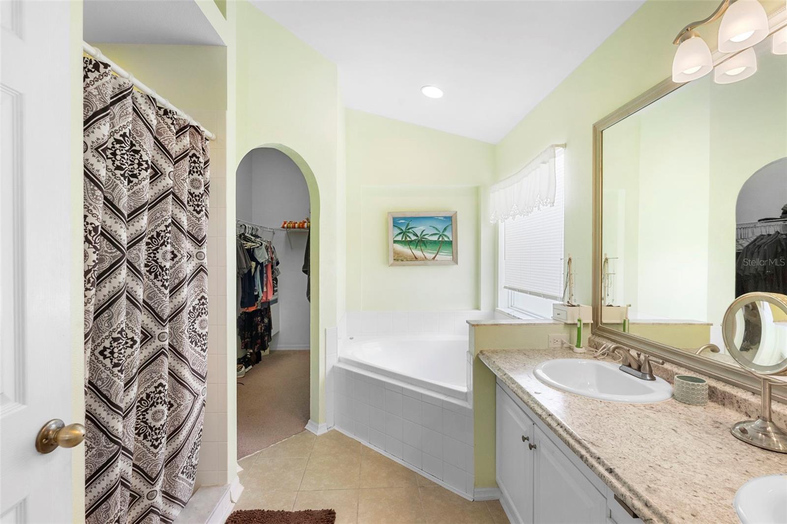 Image 14 of 30 For 824 Casterton Circle