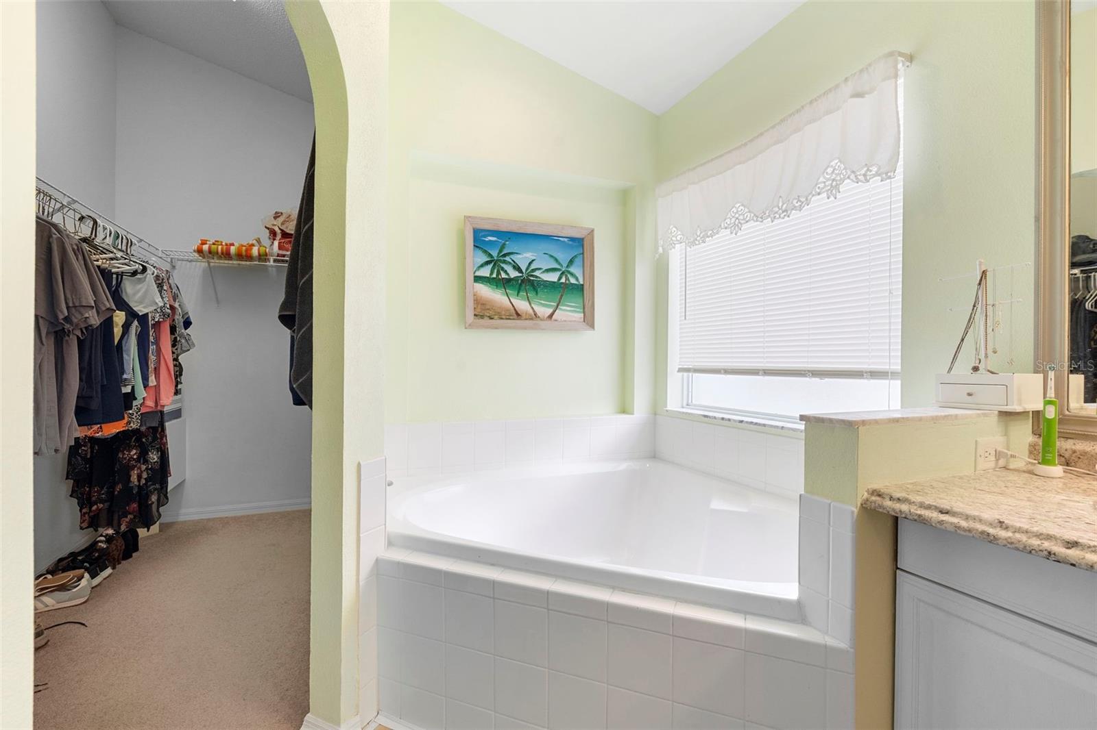 Image 15 of 30 For 824 Casterton Circle