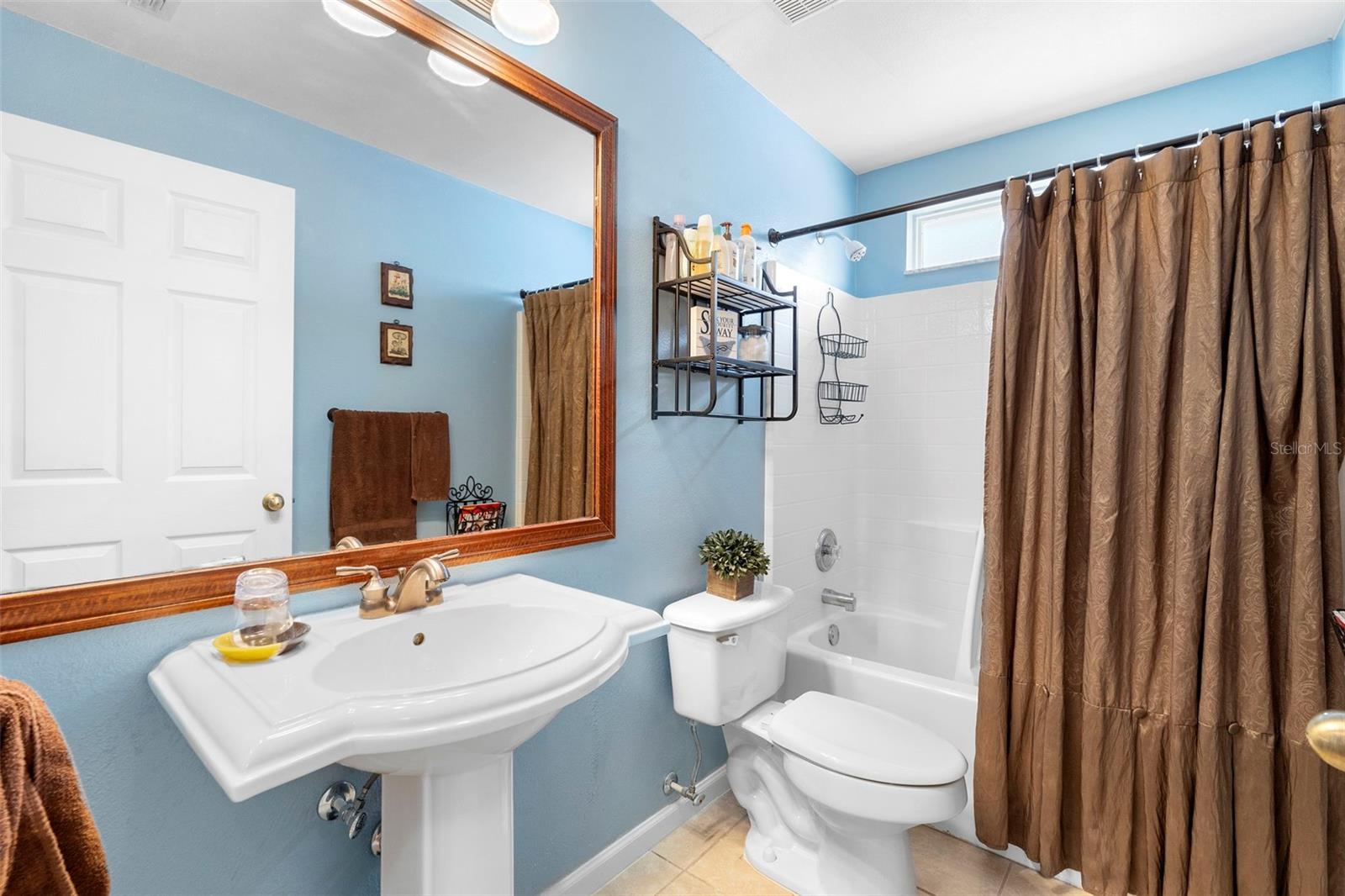 Image 20 of 30 For 824 Casterton Circle