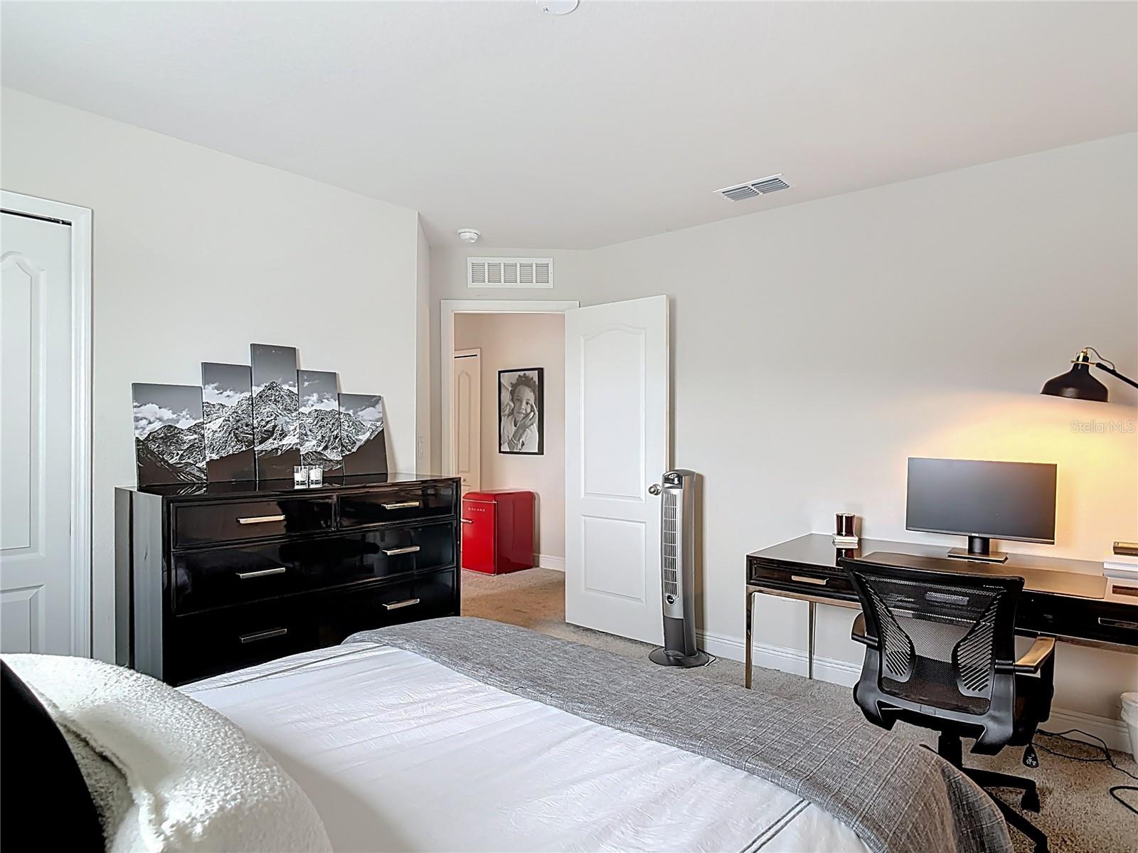 Image 42 of 66 For 1586 Chelsea Manor
