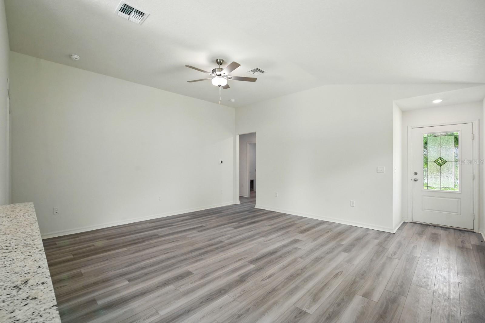 Image 10 of 25 For 1161 Kenway Avenue