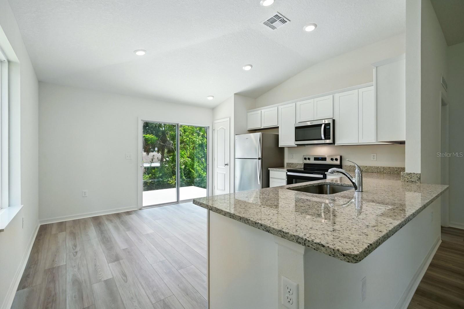 Image 11 of 25 For 1161 Kenway Avenue