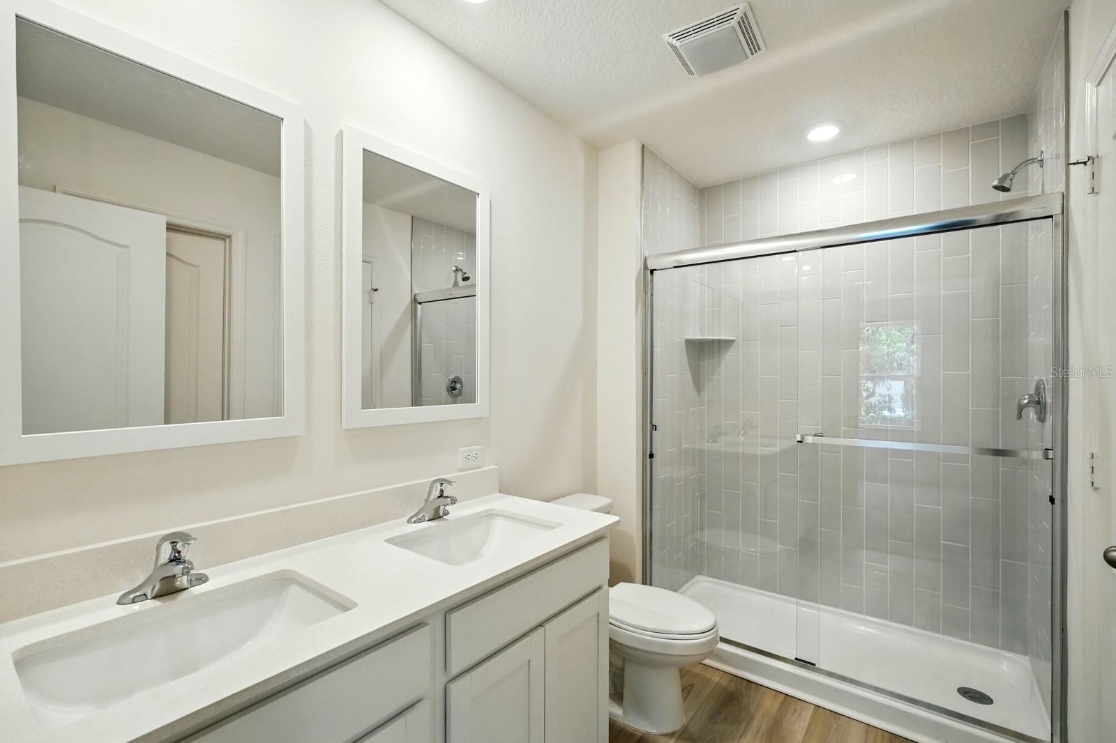 Image 17 of 25 For 1161 Kenway Avenue