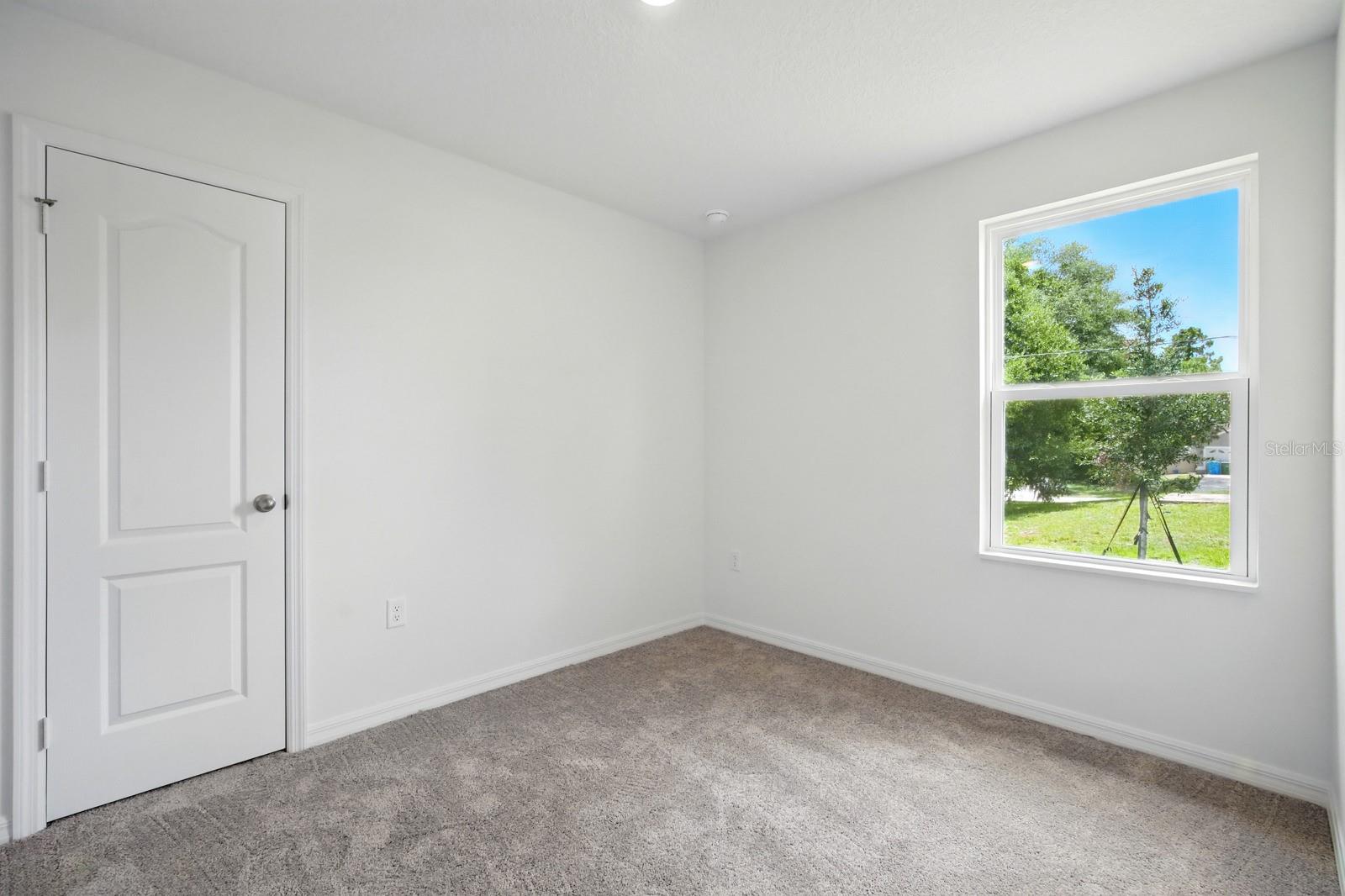 Image 21 of 25 For 1161 Kenway Avenue