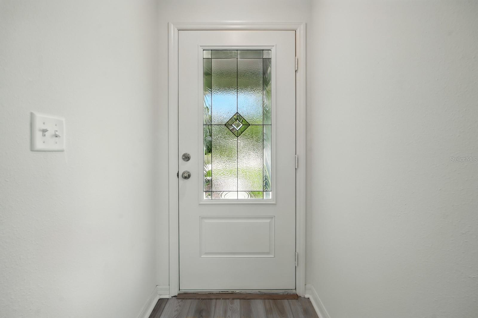 Image 6 of 25 For 1161 Kenway Avenue