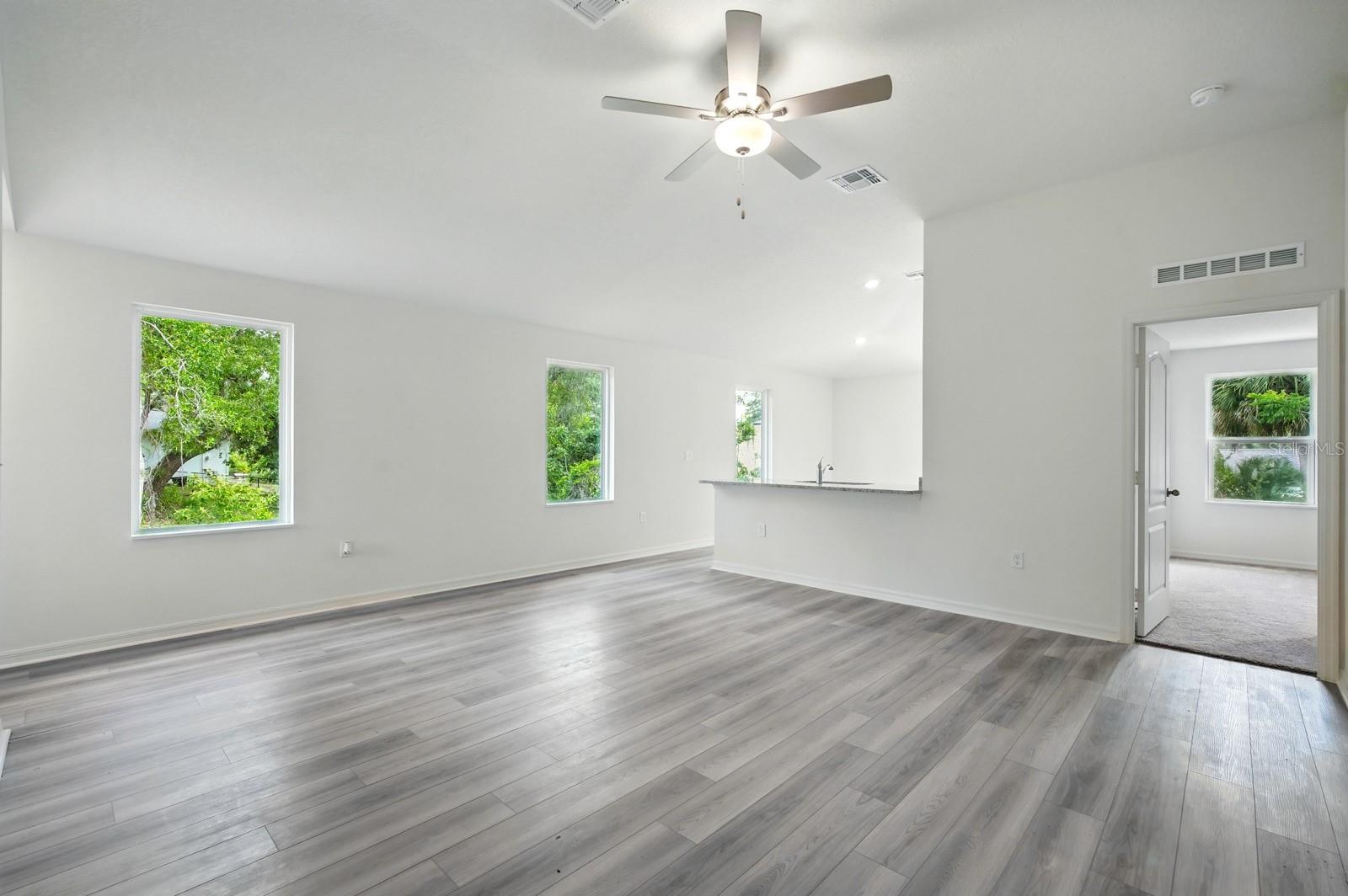 Image 8 of 25 For 1161 Kenway Avenue