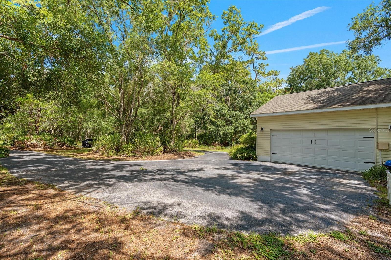 Image 33 of 65 For 11933 Pasco Trails Boulevard
