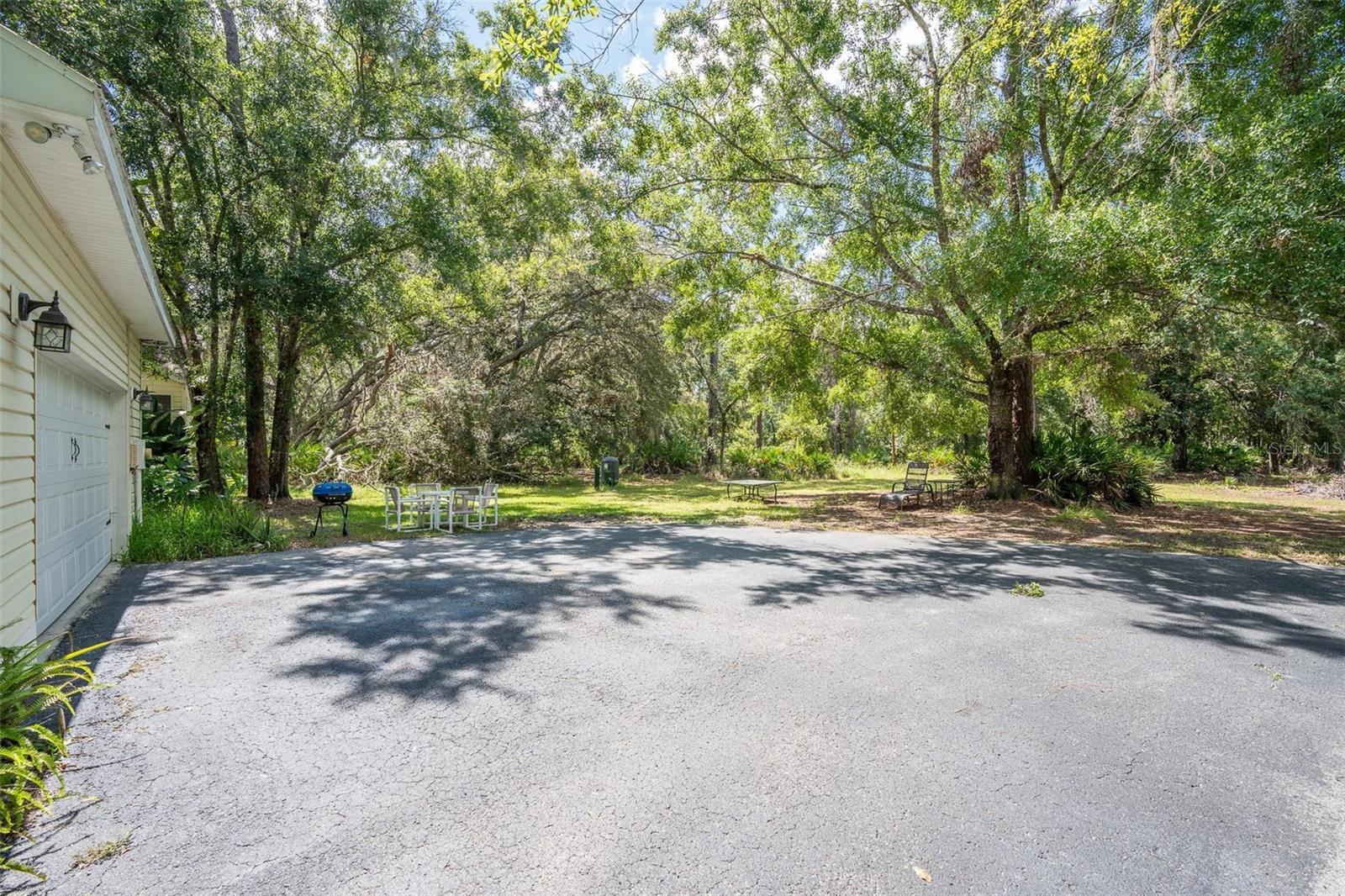 Image 35 of 65 For 11933 Pasco Trails Boulevard