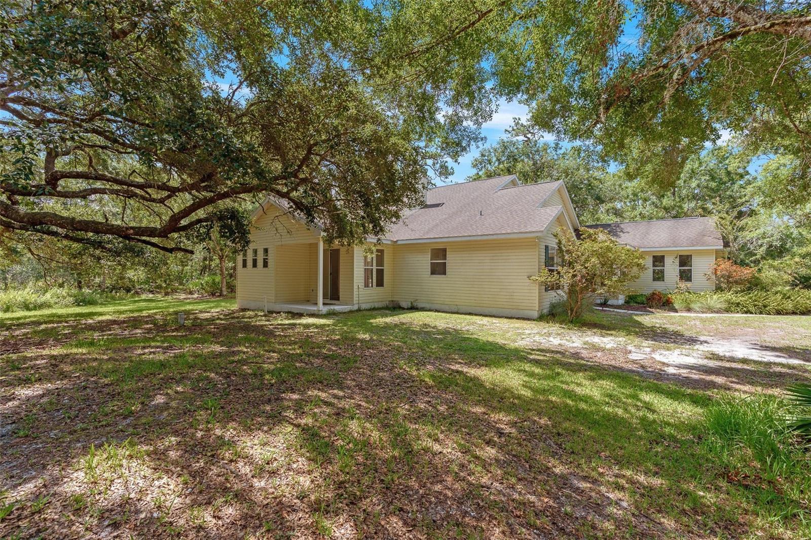 Image 36 of 65 For 11933 Pasco Trails Boulevard