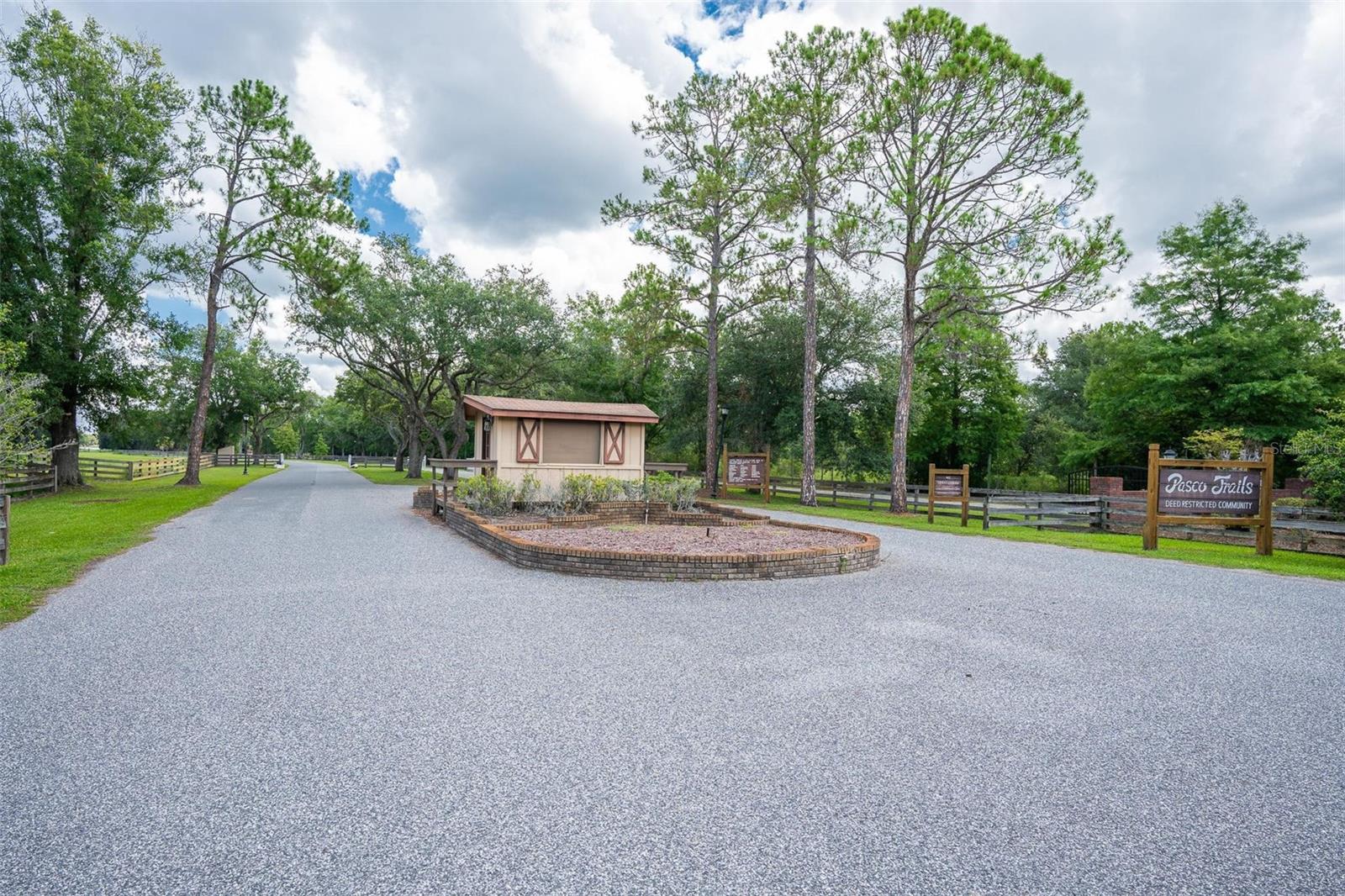 Image 40 of 65 For 11933 Pasco Trails Boulevard