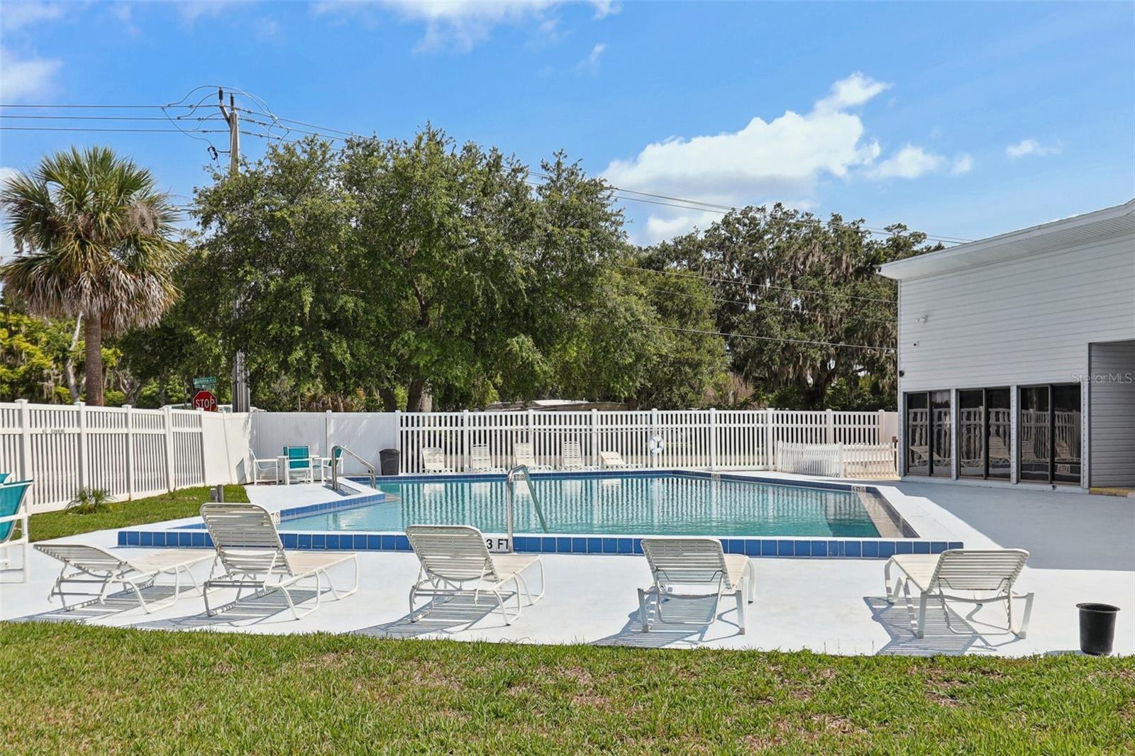 Image 32 of 42 For 903 Deer Springs Road