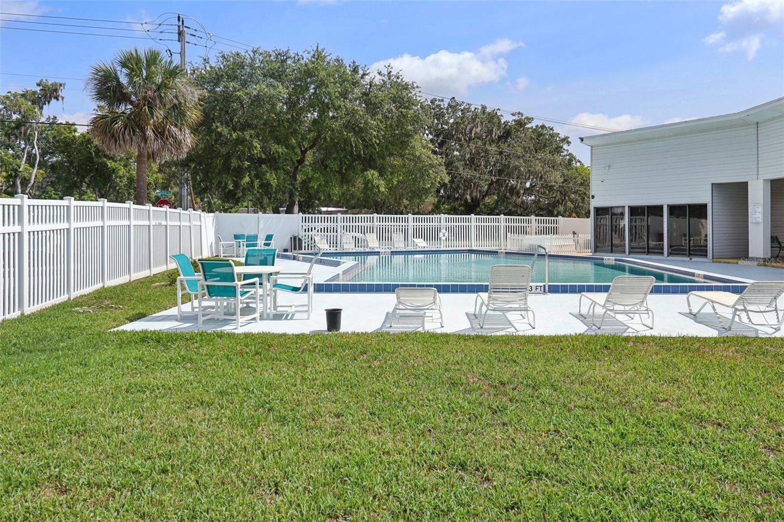 Image 33 of 42 For 903 Deer Springs Road