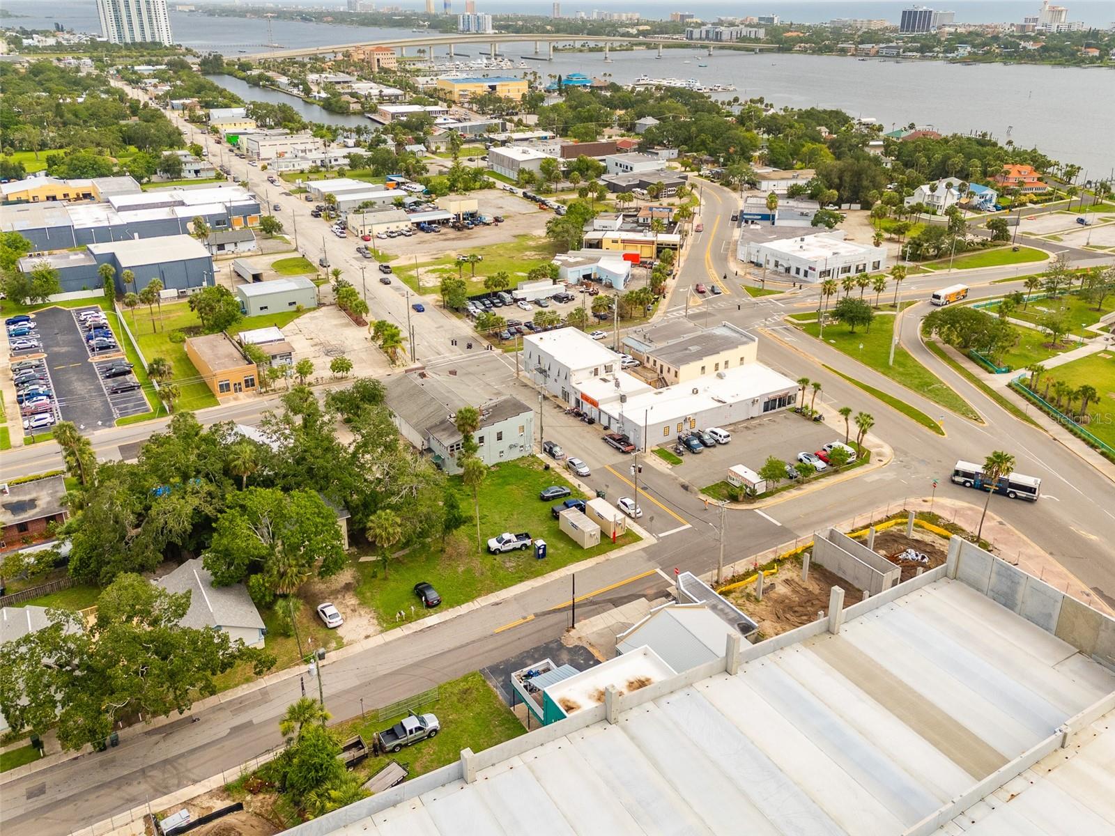 Image 13 of 14 For 438 Beach Street