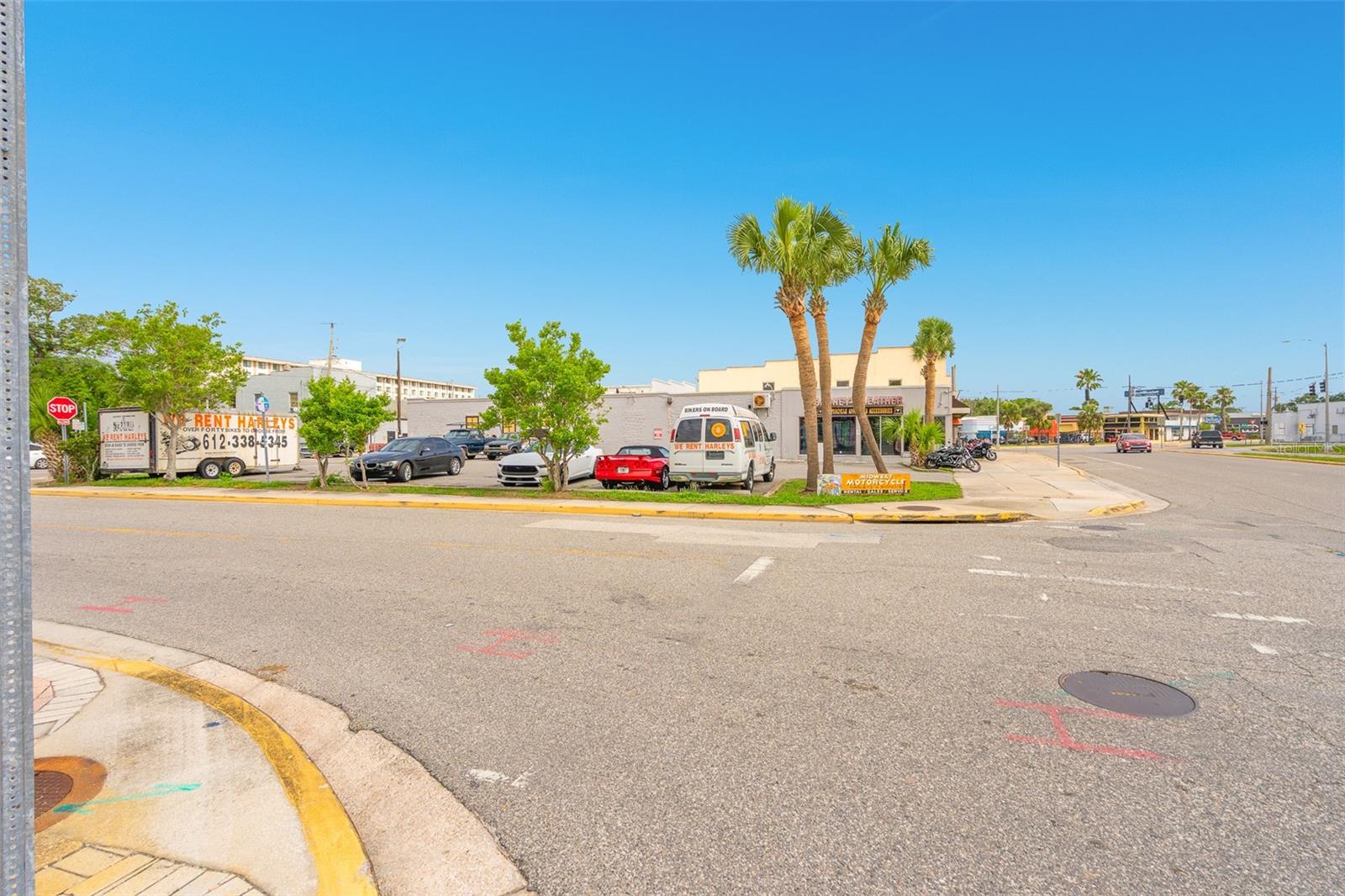 Image 6 of 14 For 438 Beach Street