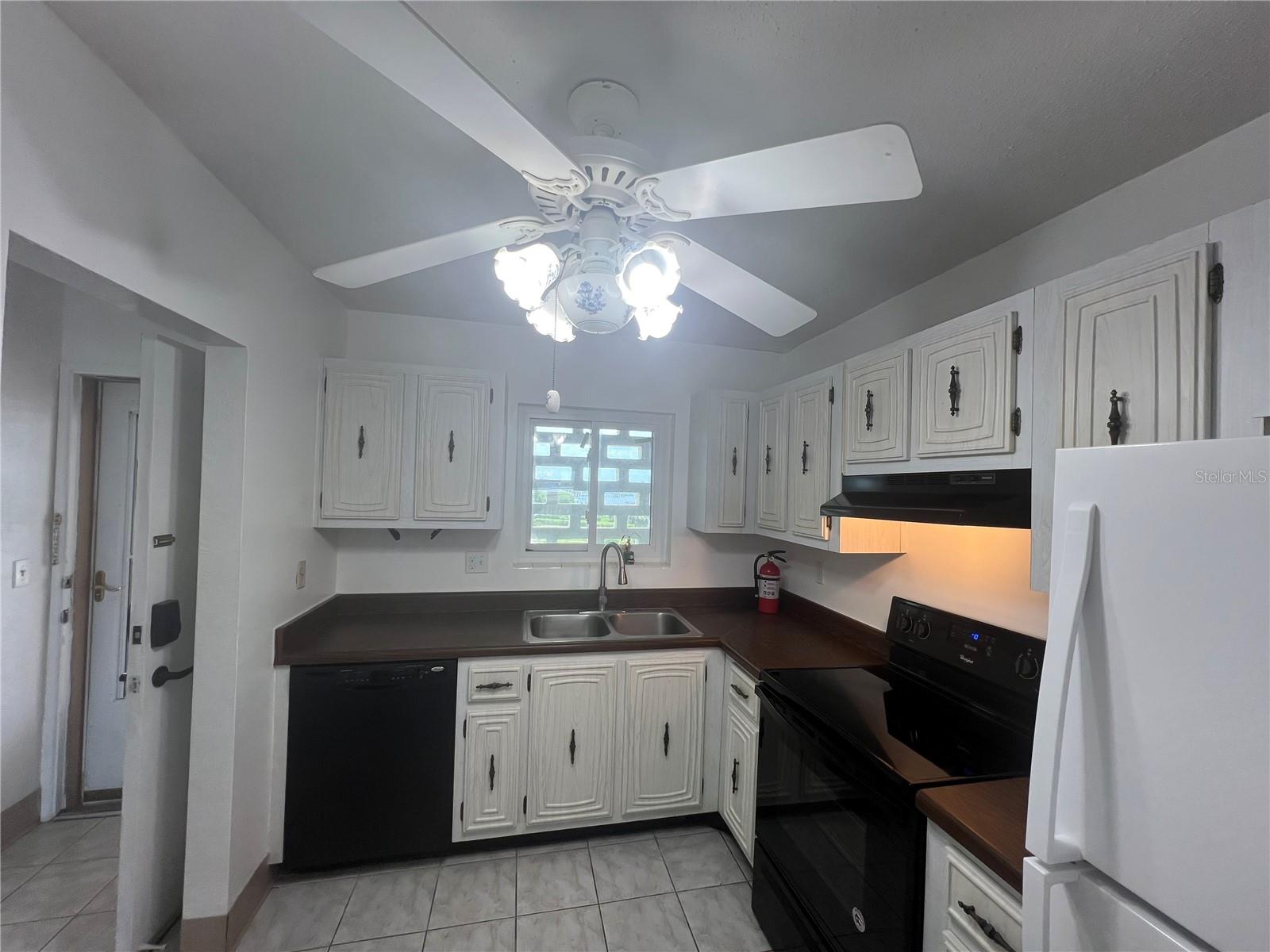 Image 11 of 45 For 2711 Halifax Avenue 593