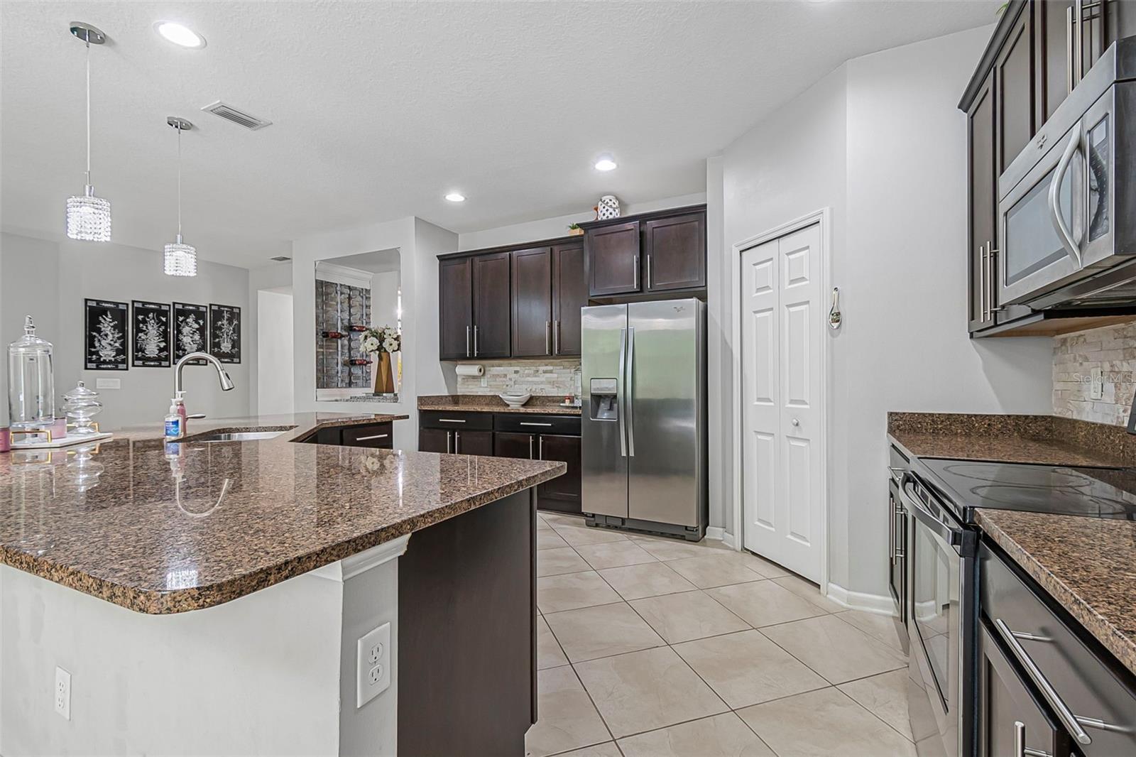 Image 10 of 51 For 31 Abacus Avenue