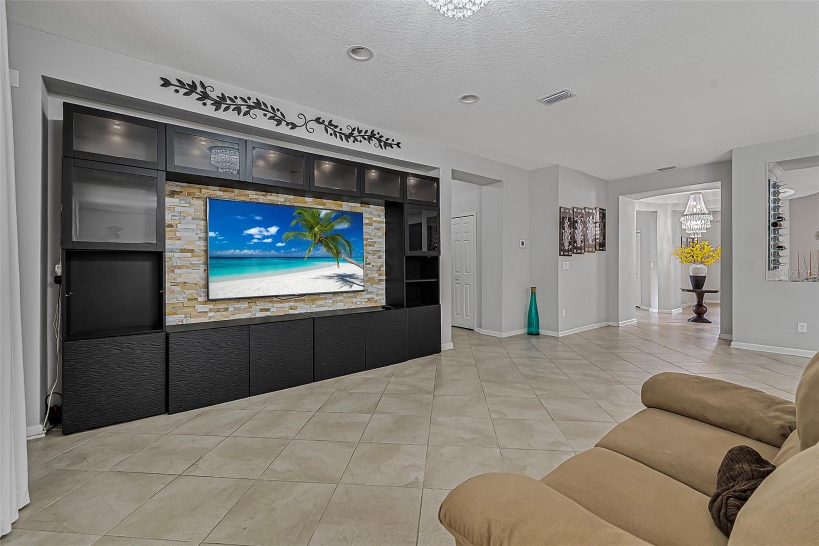 Image 7 of 51 For 31 Abacus Avenue
