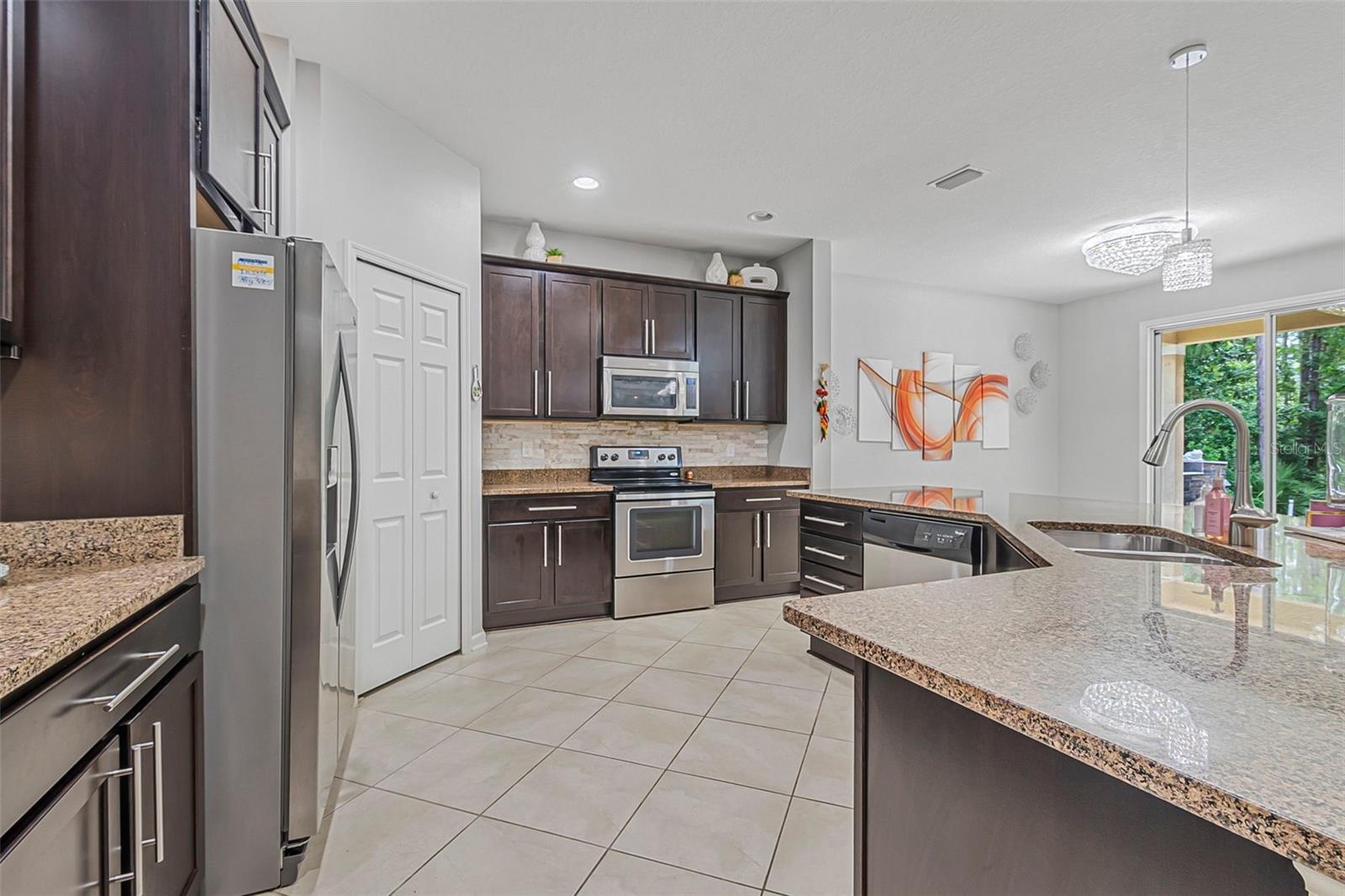 Image 9 of 51 For 31 Abacus Avenue