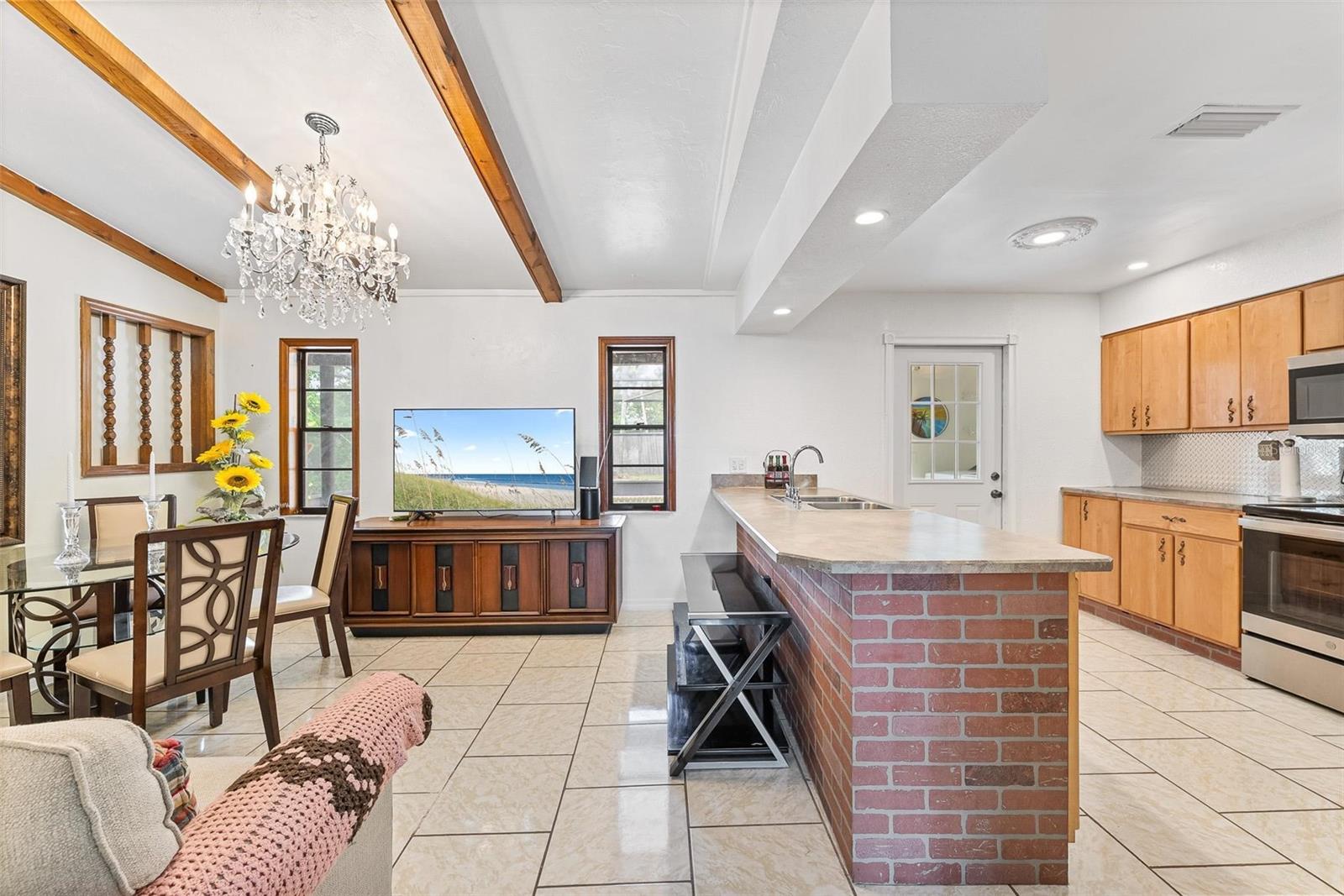 Image 8 of 29 For 1660 Apache Circle